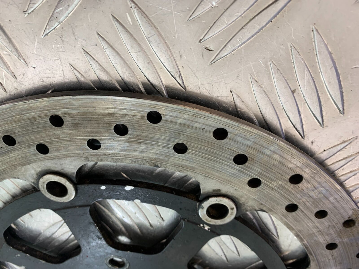 SUZUKI GSX1400 GSX 1400 1 X FRONT DISC  YEAR 2002-2006 (CMB1007)