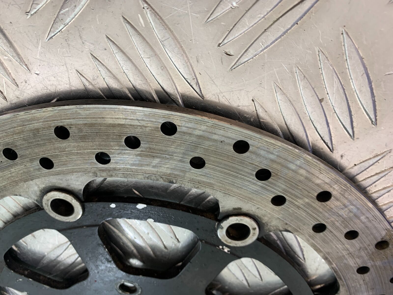 SUZUKI GSX1400 GSX 1400 1 X FRONT DISC  YEAR 2002-2006 (CMB1007)