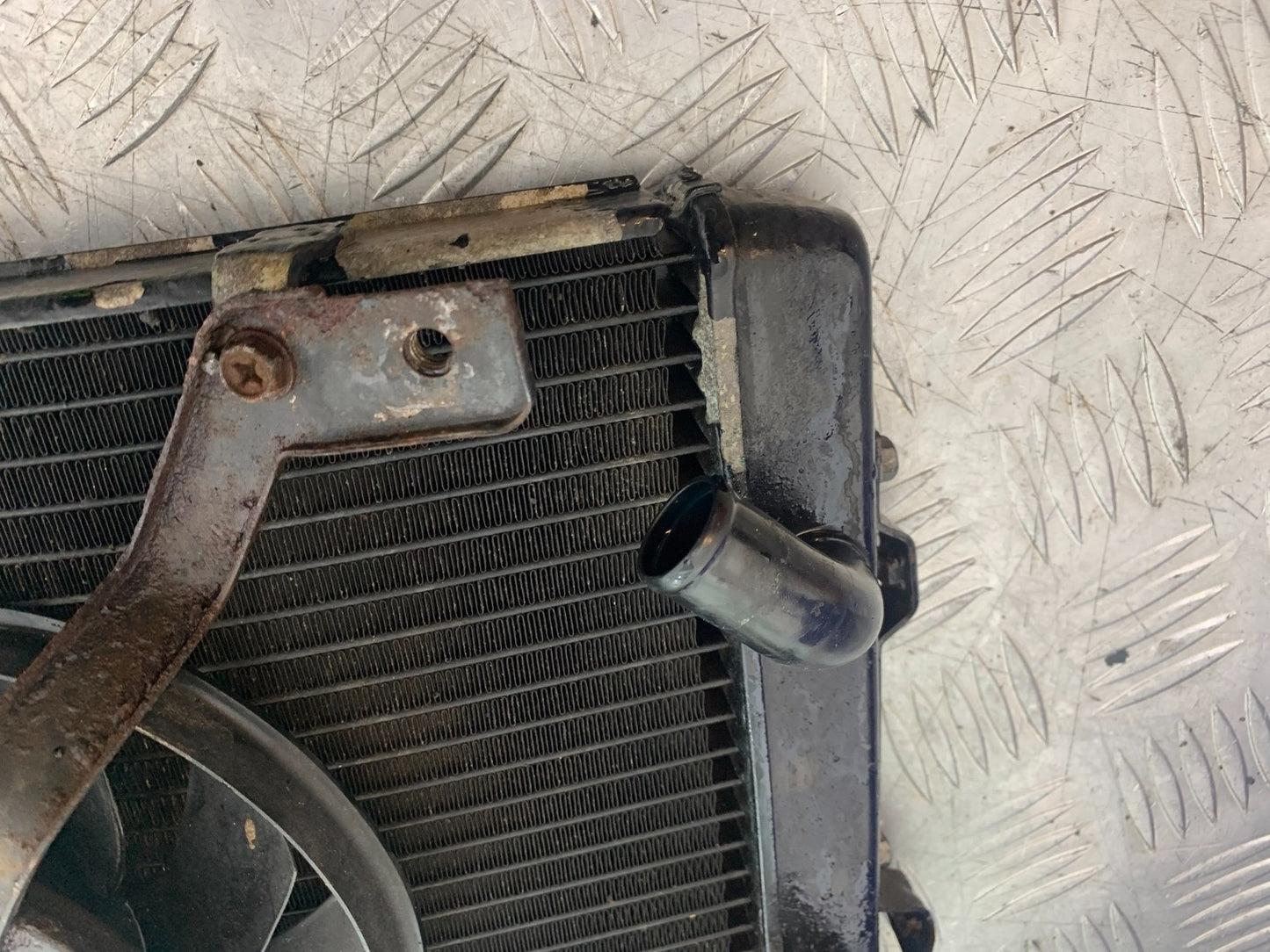 TRIUMPH 675 STREET TRIPLE R RADIATOR AND FAN  YEAR 2013 - 2016 (CMB1221)