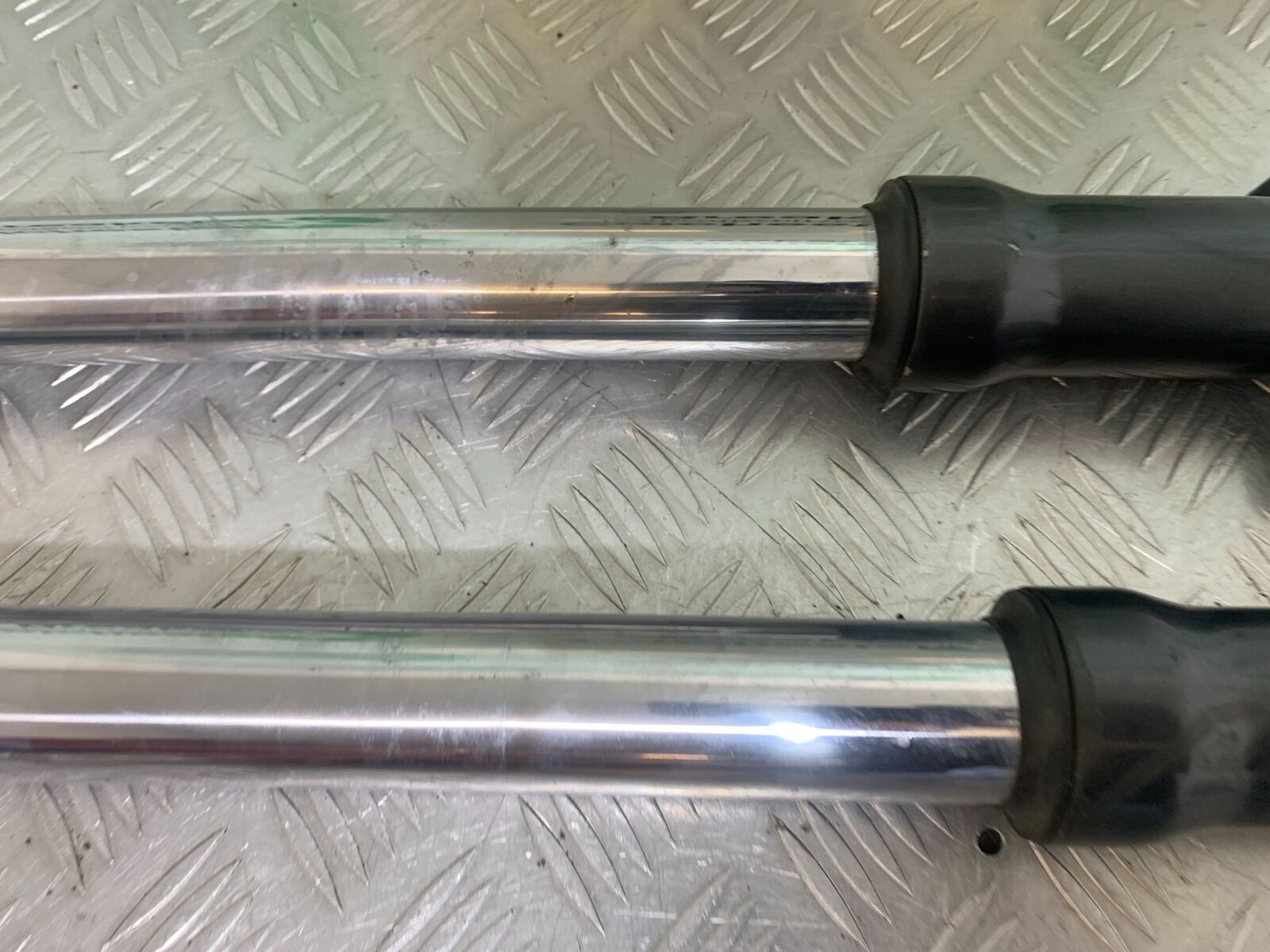 KAWASAKI ZX6R ZX6 J FORKS (BENT SOLD AS PARTS )  YEAR 2000 (CMB1129)