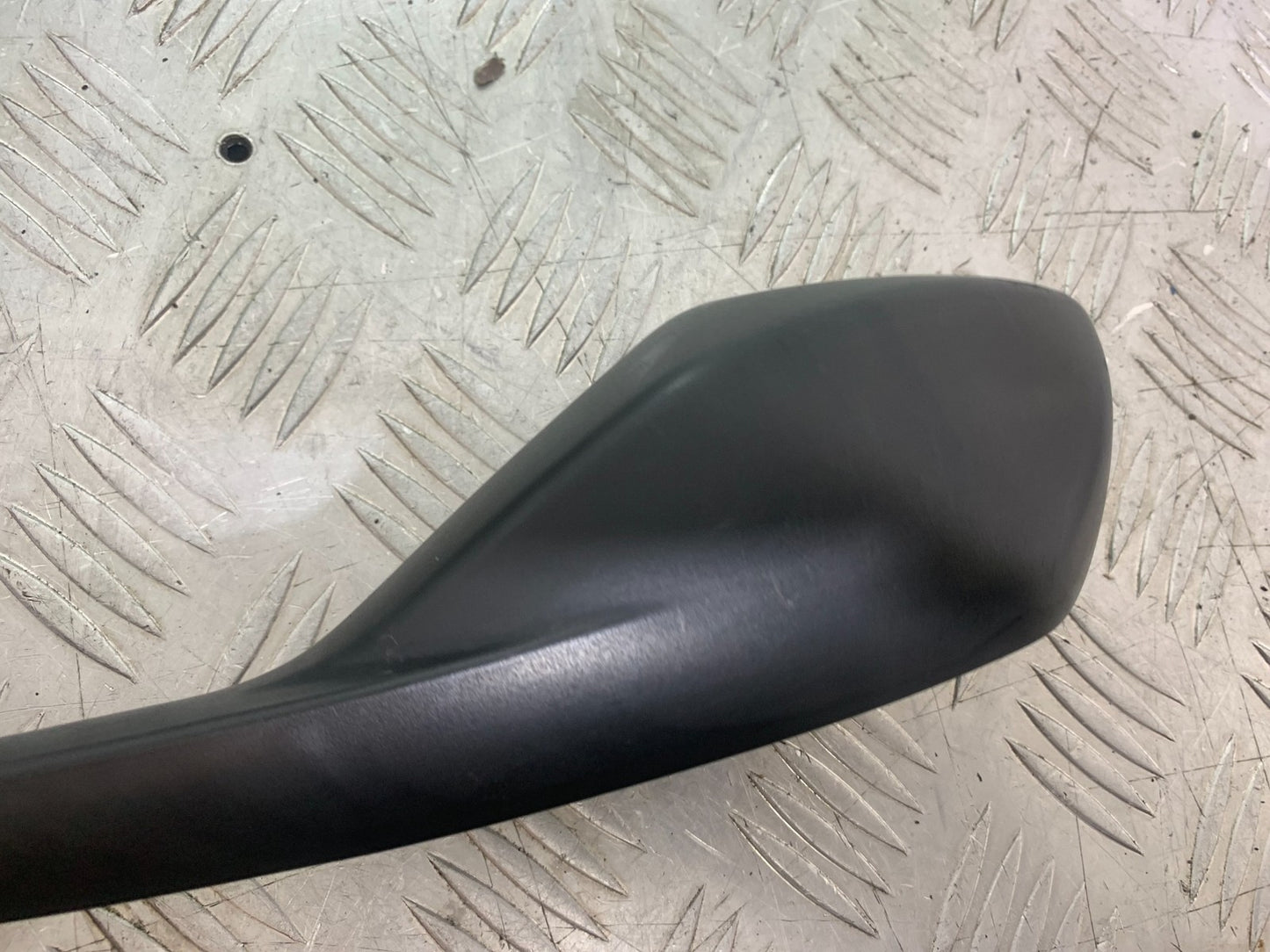 TRIUMPH 675 STREET TRIPLE RIGHT MIRROR  2013-2016 (CMB1186)