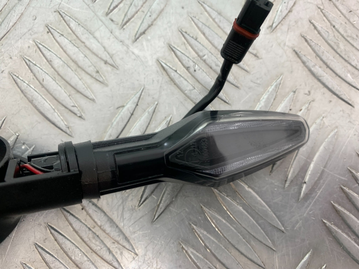 BMW M1000 R FRONT RIGHT INDICATOR YEAR 2023-2024 (CMB1140)