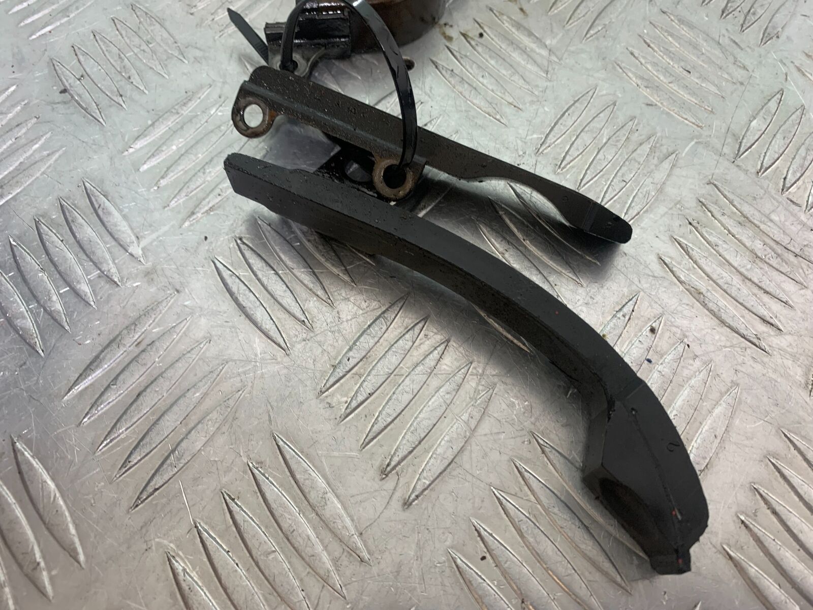 KAWASAKI KLR600 KLR 600 CHAIN GUIDES YEAR 1993-1995