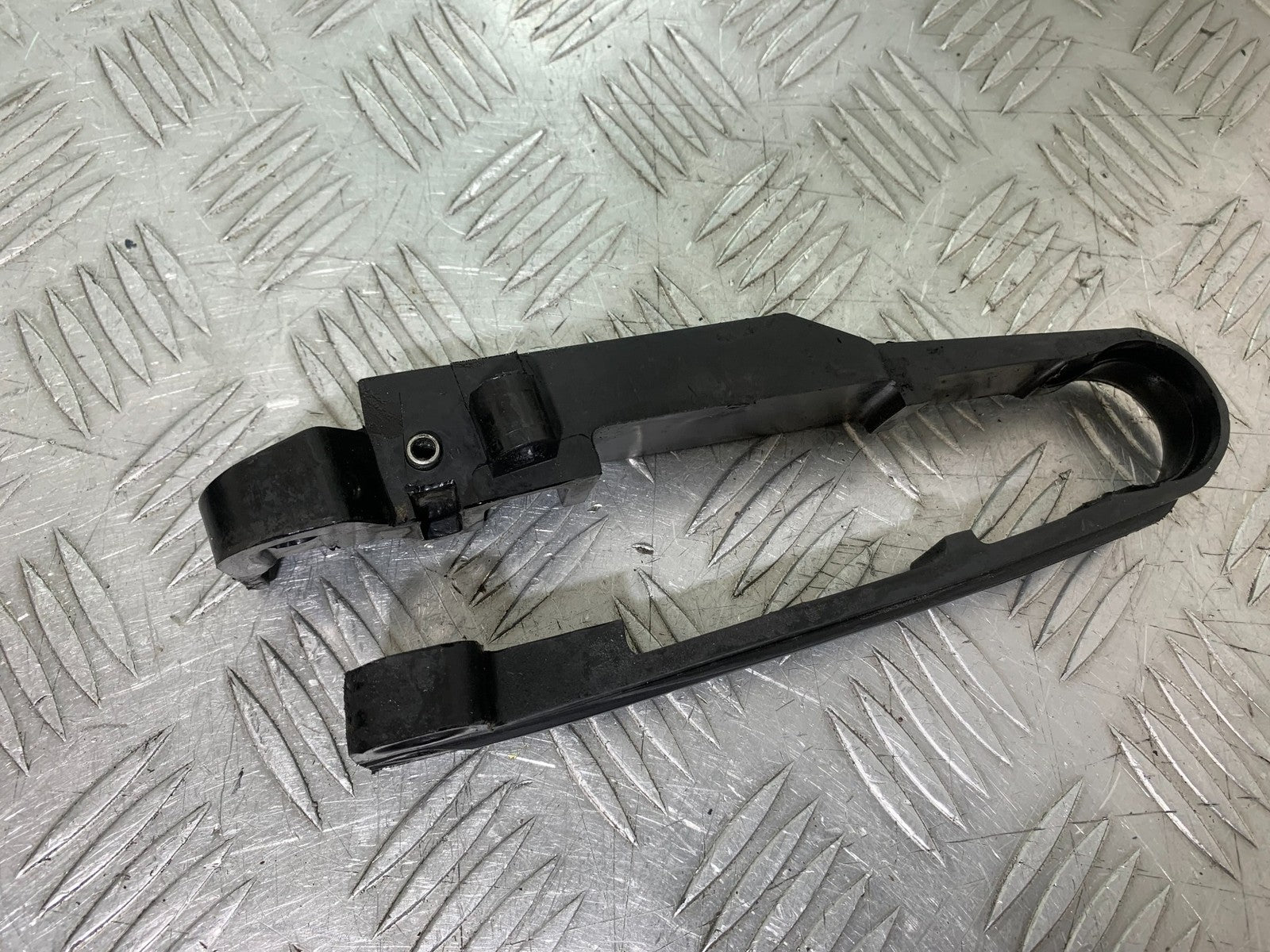 KTM DUKE 390 CHAIN GUIDE YEAR 2017- 2023 (CMB1314)