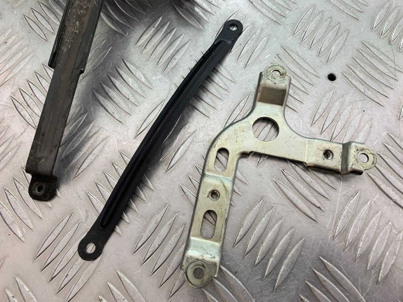 SUZUKI GSXR1000 GSXR 1000 FRAME BRACKETS   2009-2016 (CMB1049)