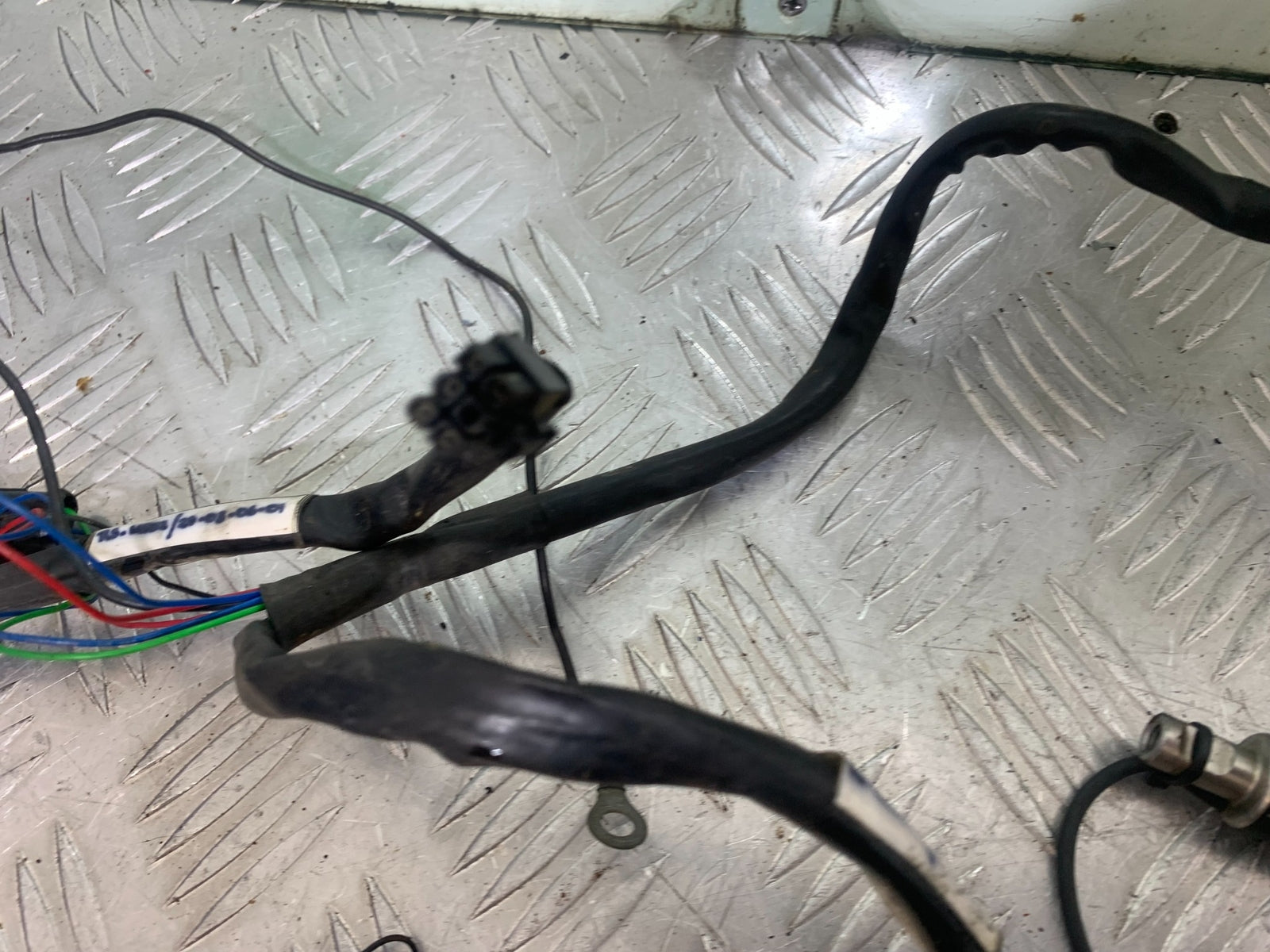 YAMAHA YZF R1 QUICKSHIFTER  YEAR 2004-2006 (CMB1155)