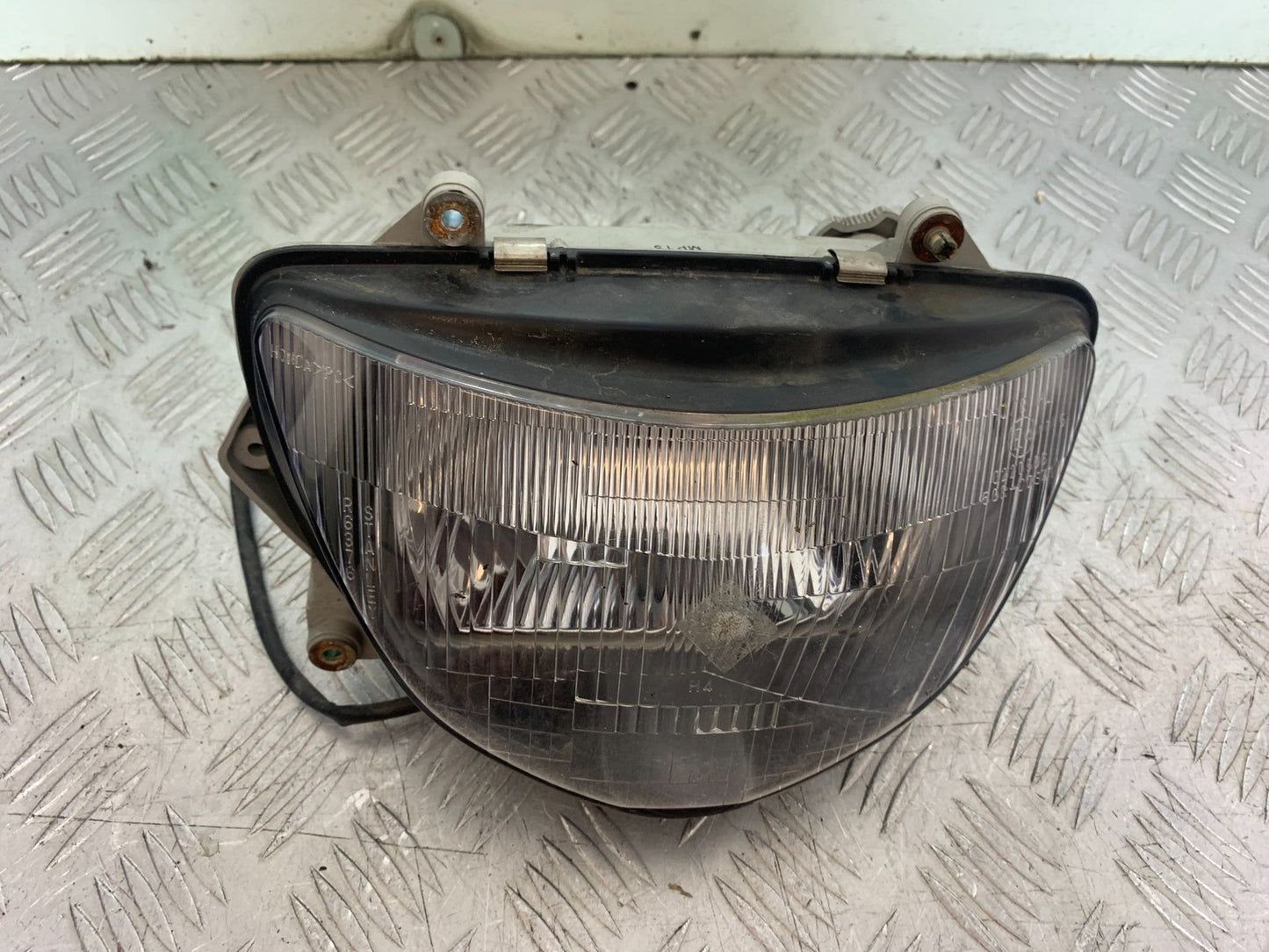 HONDA NT650 V DEAUVILLE HEADLIGHT  YEAR 1998-01(CMB1320)