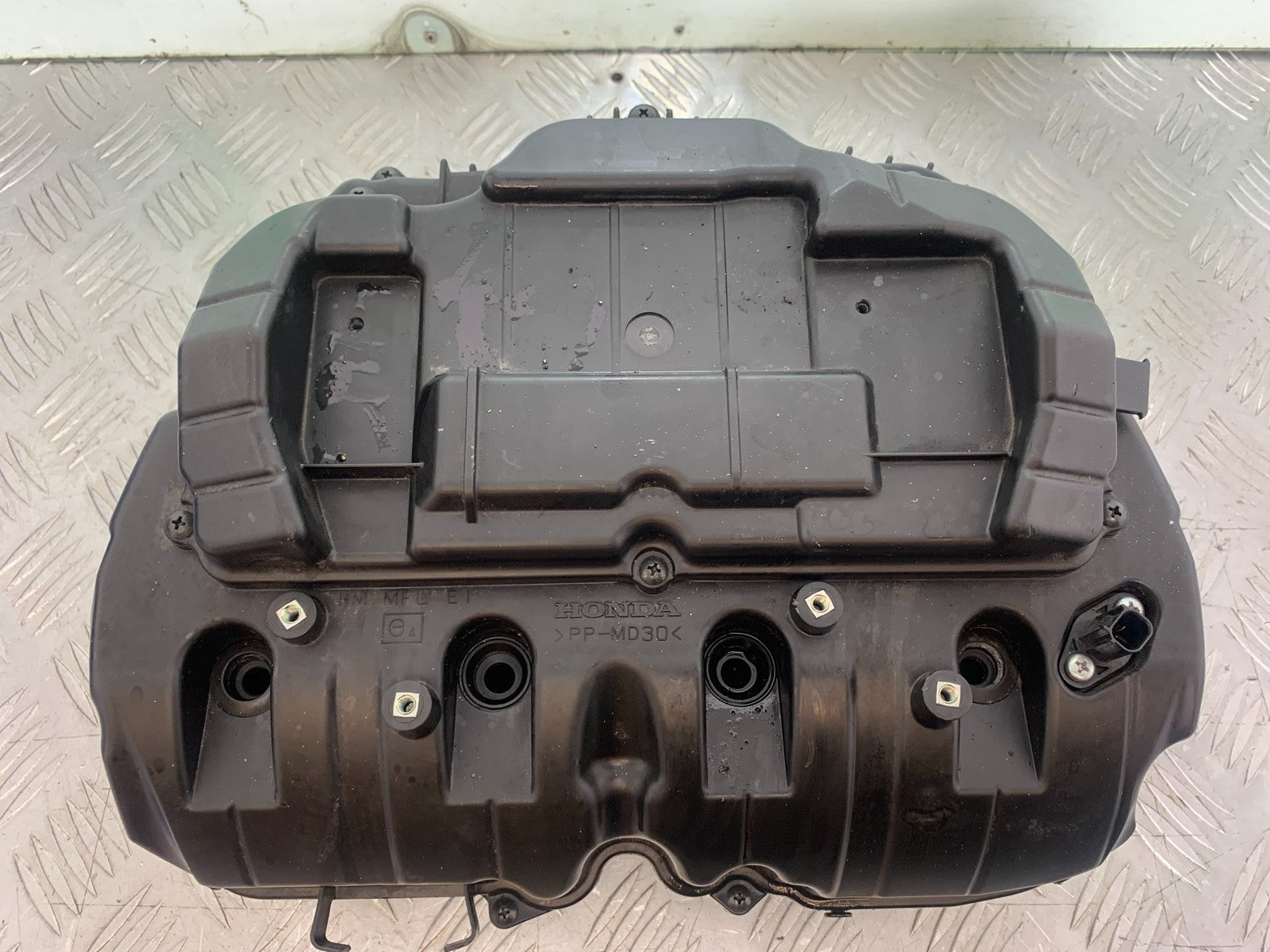 HONDA CBR1000 rr FIREBLADE AIRBOX  YEAR 2012-2016 (CMB1198)