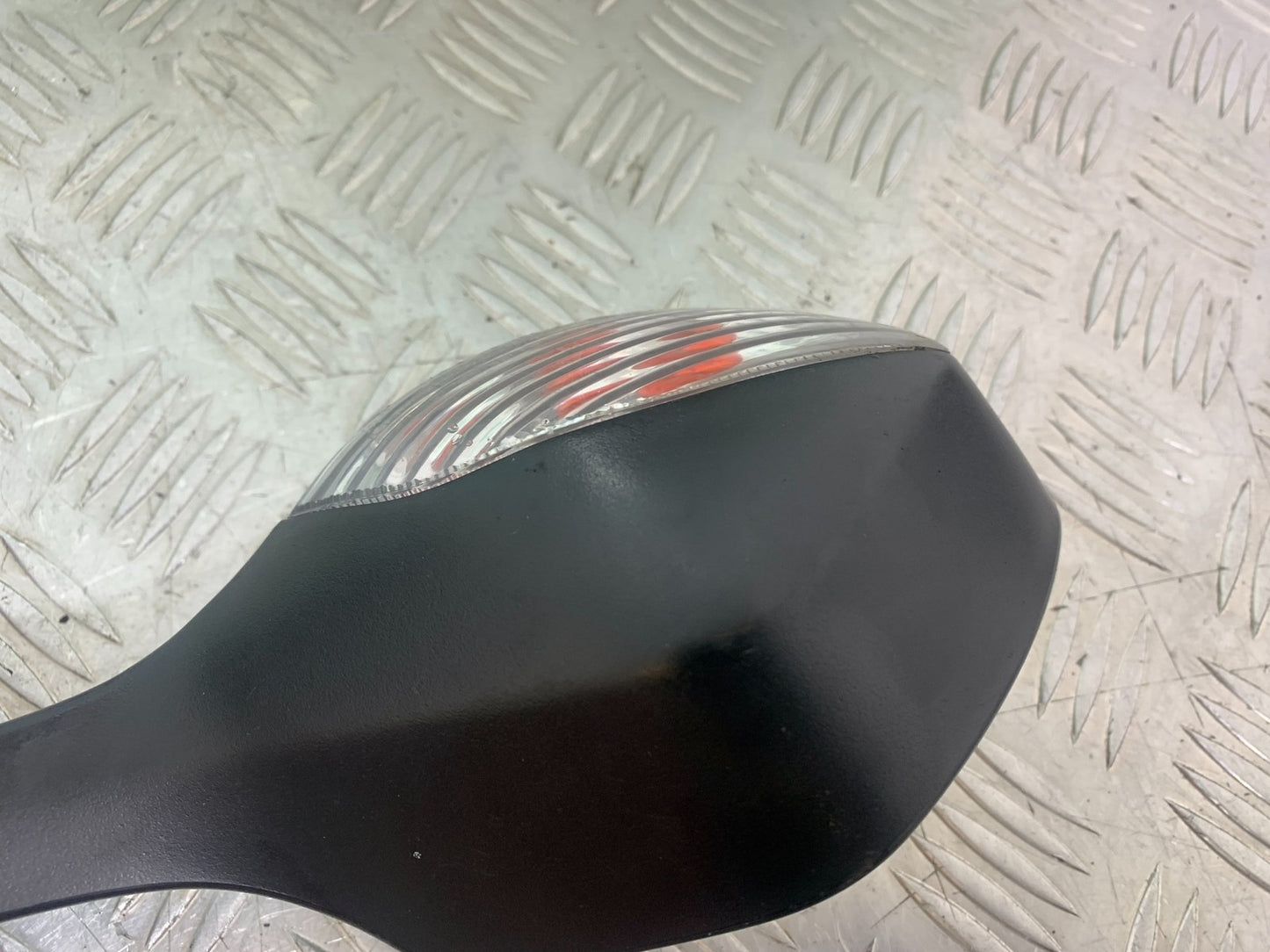 TRIUMPH 1050 SPRINT ST RIGHT MIRROR   YEAR 2004-2007 (CMB1197)