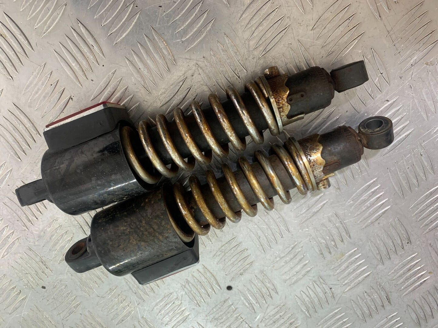 YAMAHA XS1100 MIDNIGHT SPECIAL REAR SHOCKS  YEAR 1980-1982 (CMB1122)