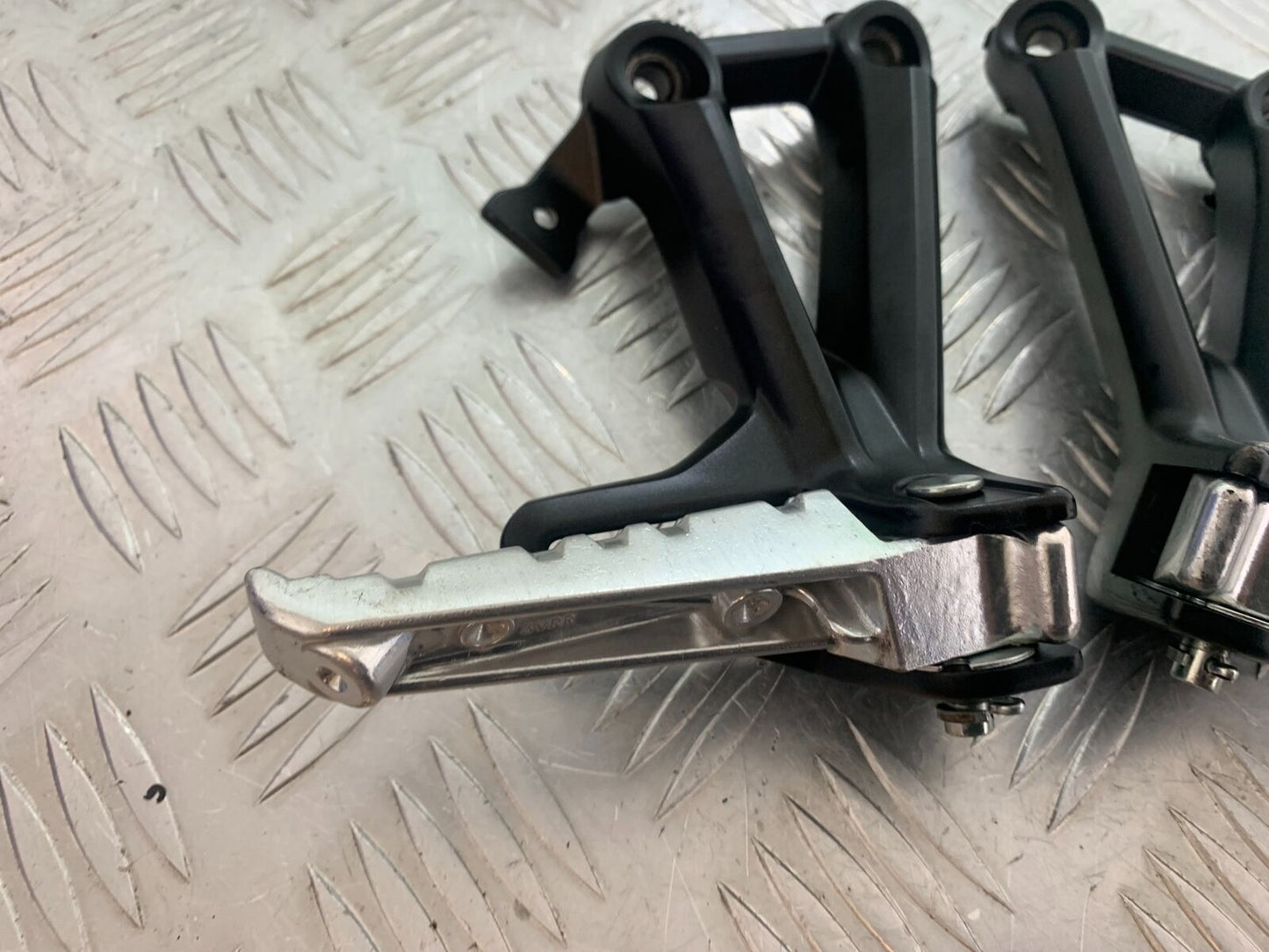 YAMAHA XSR900 XSR 900 REAR HANGERS AND PEGS  YEAR 2021-2022 (CMB1073)