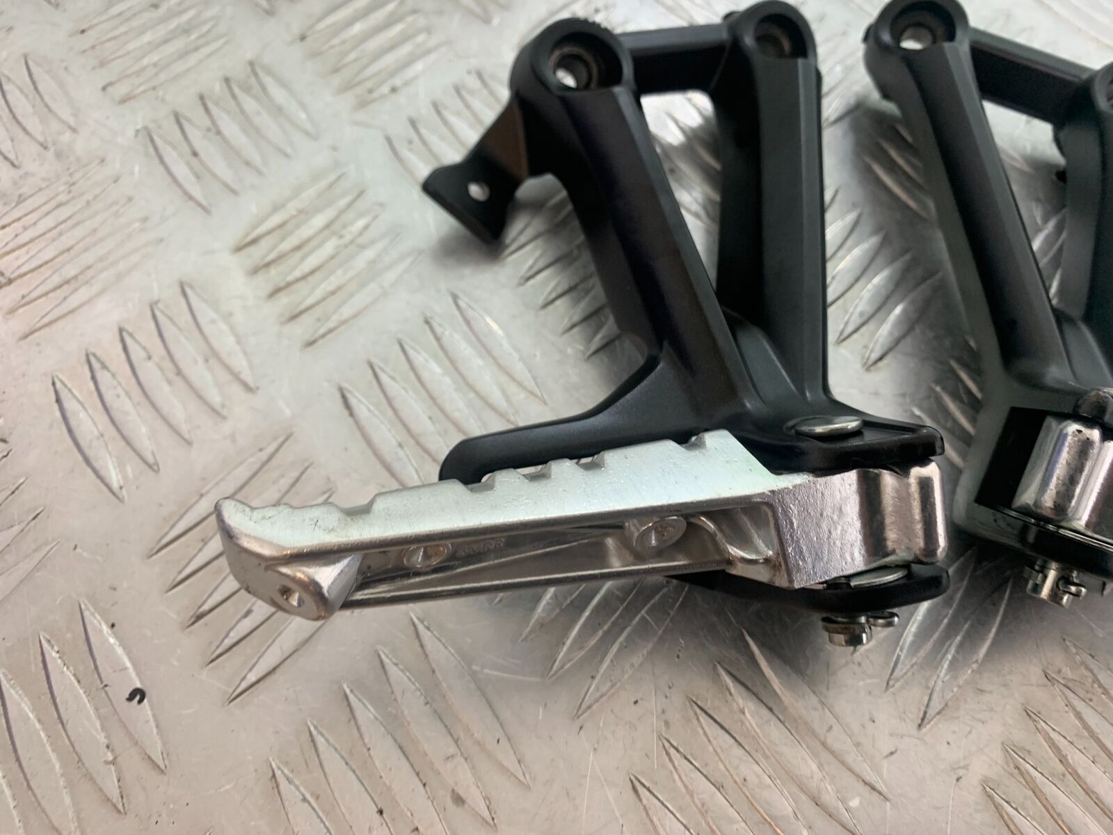 YAMAHA XSR900 XSR 900 REAR HANGERS AND PEGS  YEAR 2021-2022 (CMB1073)