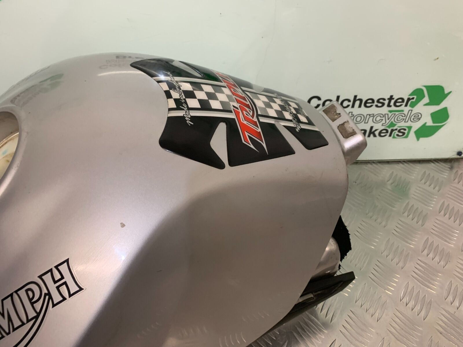 TRIUMPH 1050 SPRINT PETROL TANK YEAR 2004-2007 (STOCK 956)