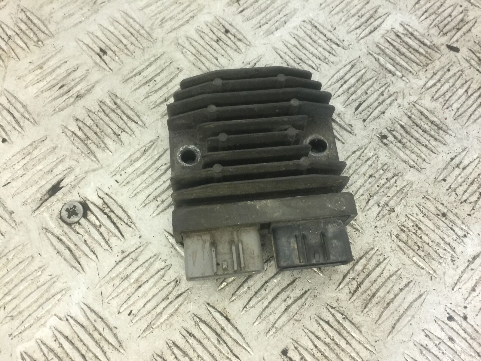 HONDA CRF1000 CRF 1000 L AFRICA TWIN REGULATOR  YEAR 2016-2019 (STOCK 695)