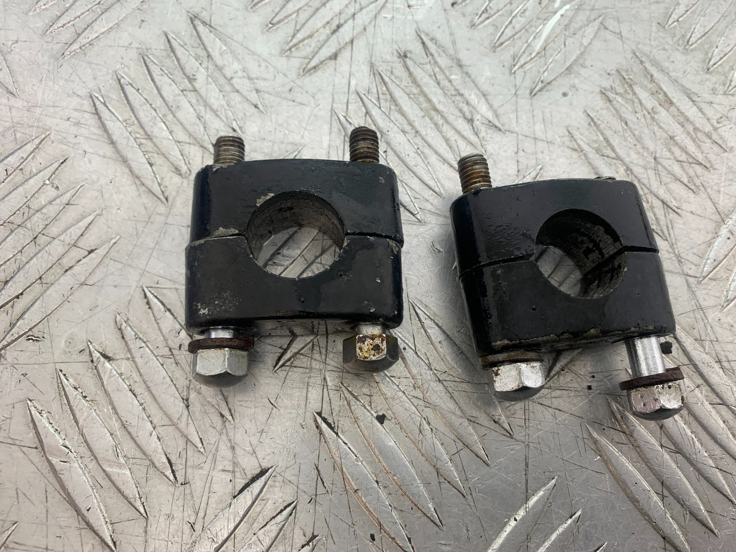 SUZUKI GP100 GP 100 HANDLEBAR CLAMPS  YEAR 1978-1988 (CMB1259)
