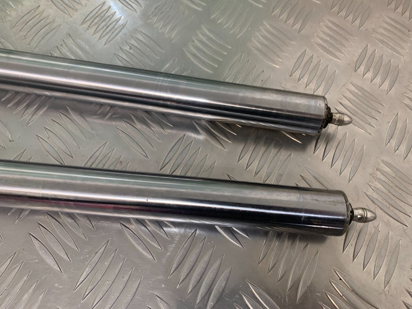 KAWASAKI KLR250 KLR 250 FORKS  YEAR 1984-2001 (STOCK 980)