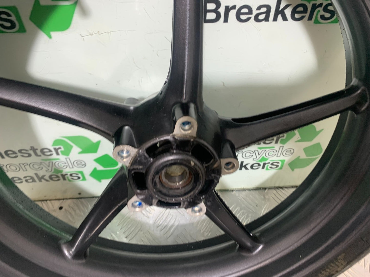 TRIUMPH 675 STREET TRIPLE R FRONT WHEEL  YEAR 2013 - 2016 (CMB1221)