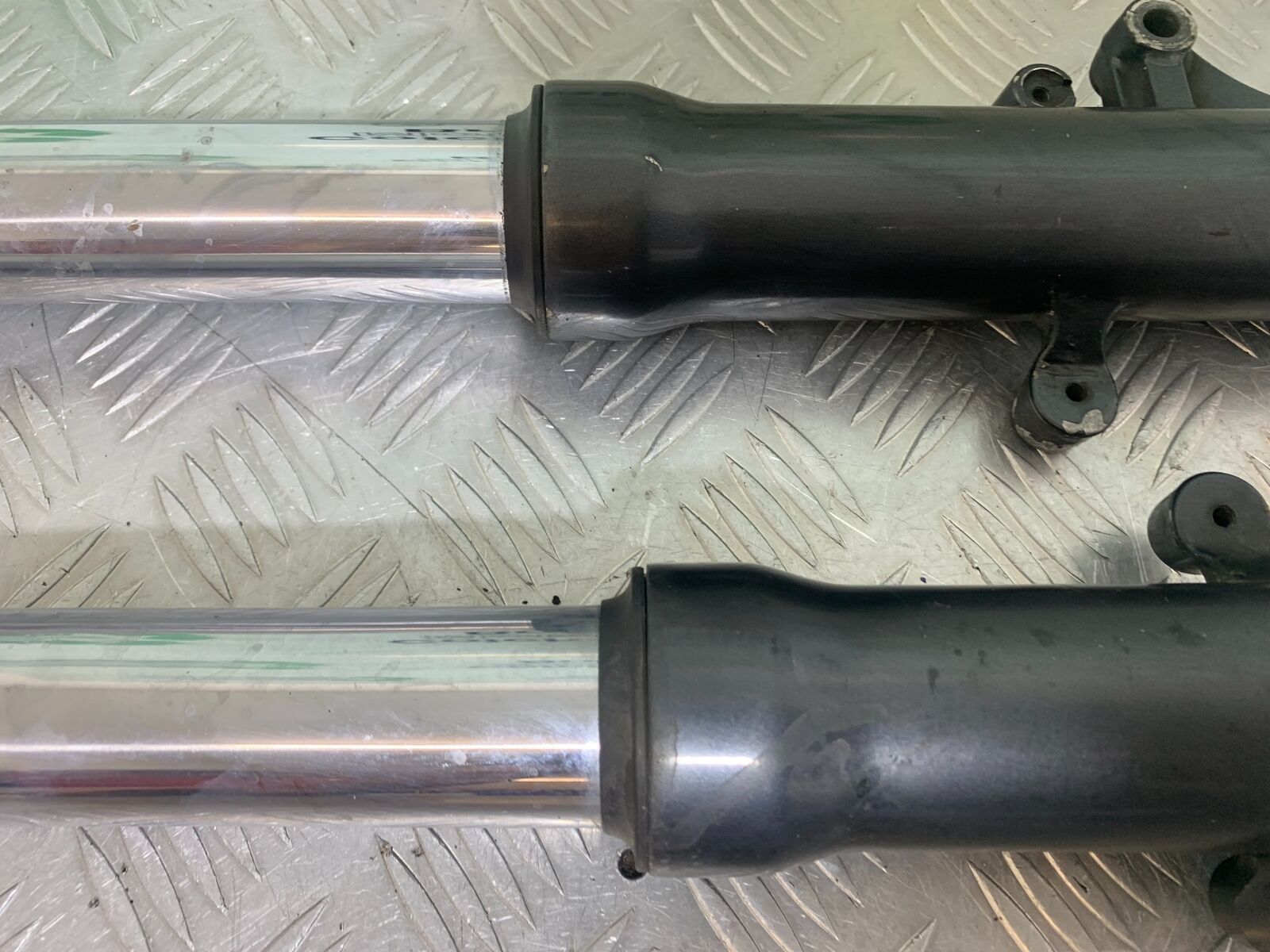 KAWASAKI ZX6R ZX6 J FORKS (BENT SOLD AS PARTS )  YEAR 2000 (CMB1129)