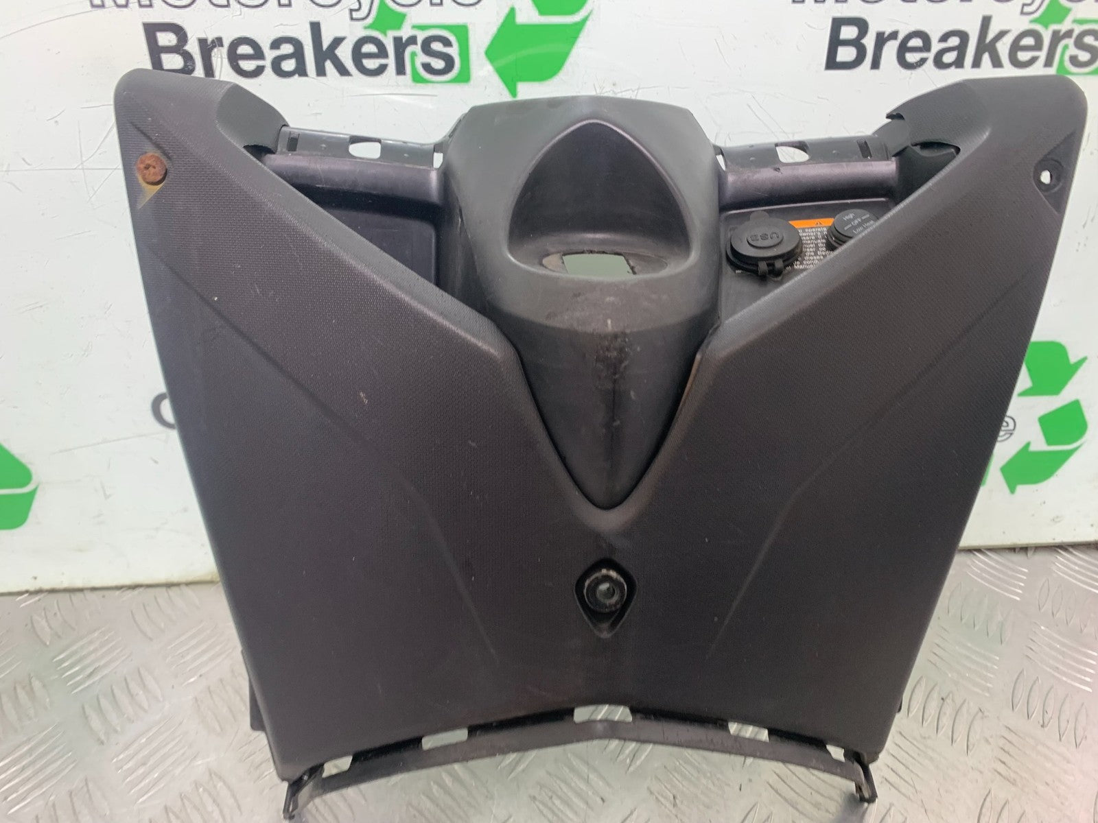 YAMAHA XMAX 125 XMAX-125 INNER PANEL   YEAR 2015-2020  (CMB1266)