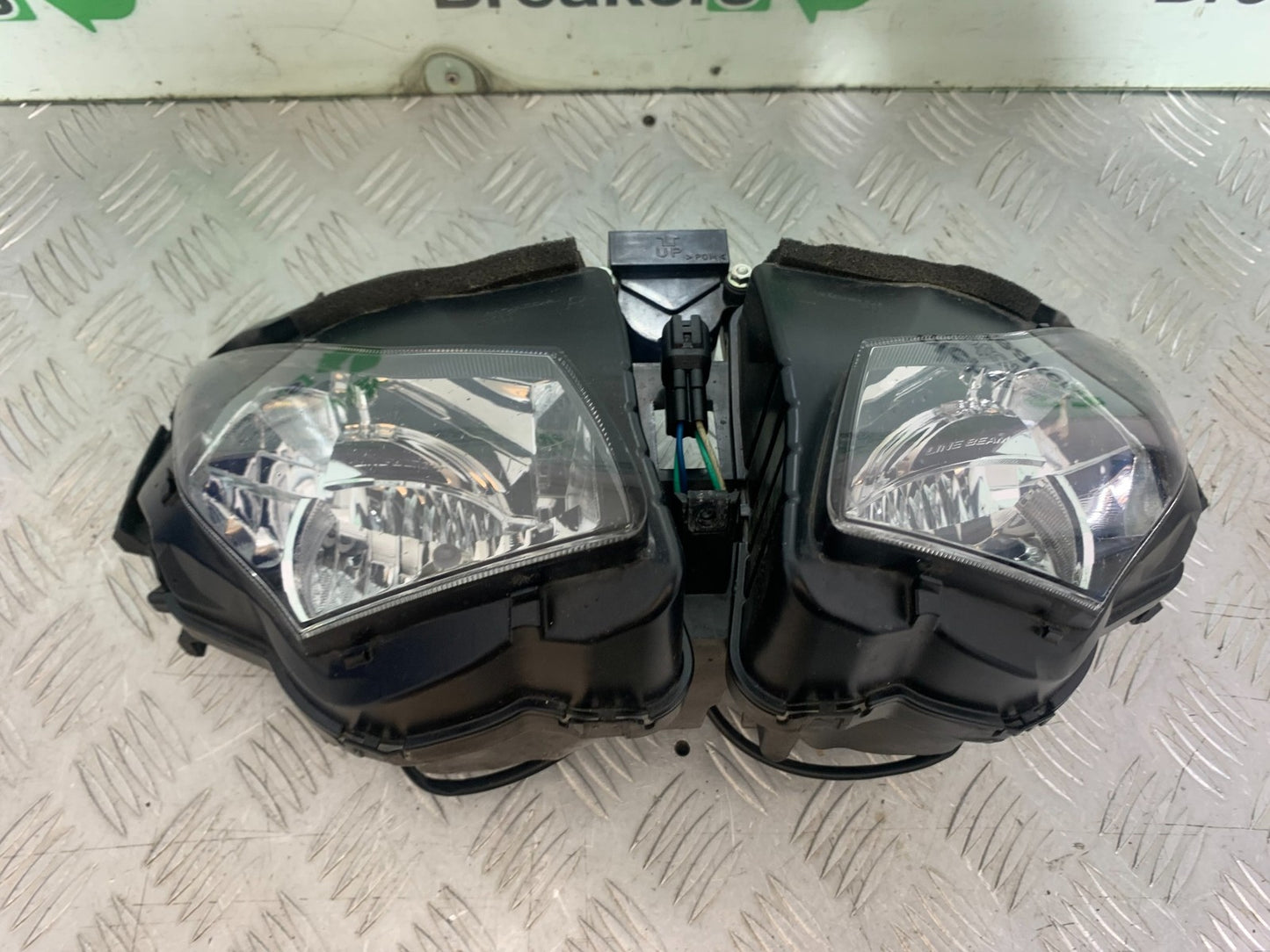 HONDA CBR1000 rr FIREBLADE HEADLIGHT YEAR 2012-2016 (CMB1198)