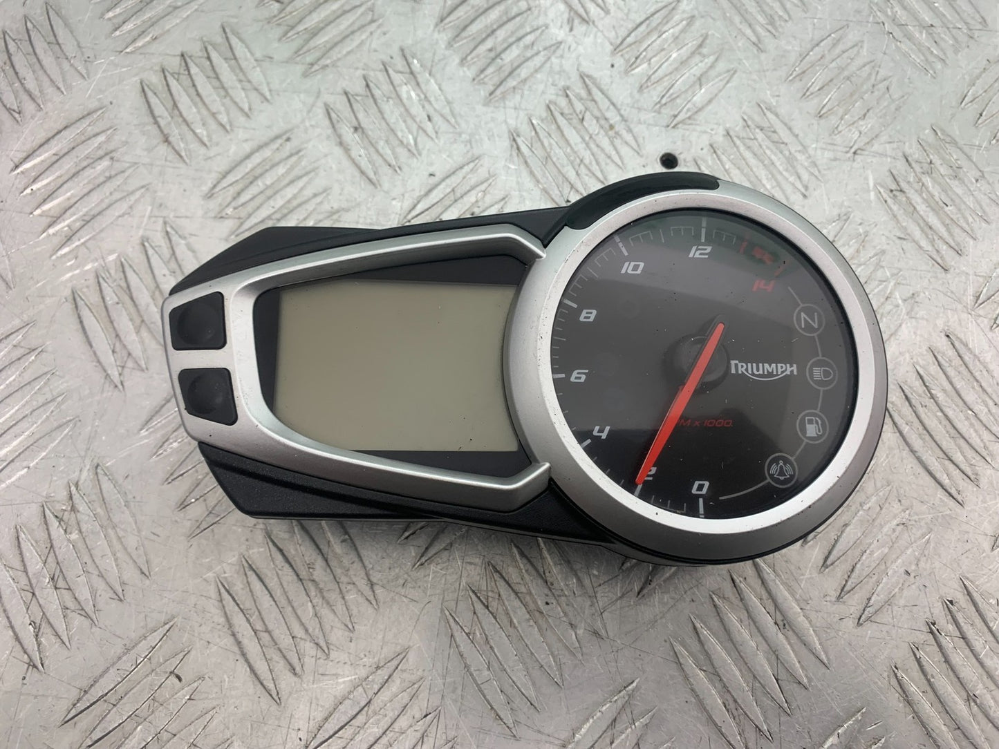 TRIUMPH 675 STREET TRIPLE RX CLOCKS SPEEDO DASH   2015- 2017 (CMB1299)