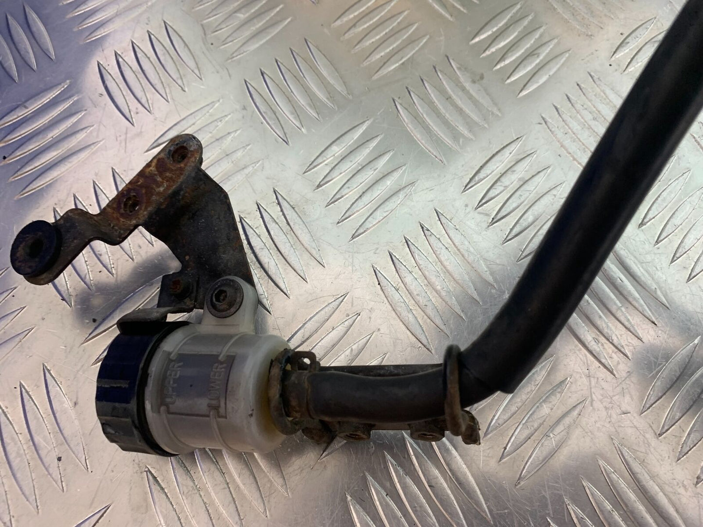KAWASAKI ZX6R ZX6 R FRONT RIGHT HANGER  YEAR 2007 2008 (CMB1002)