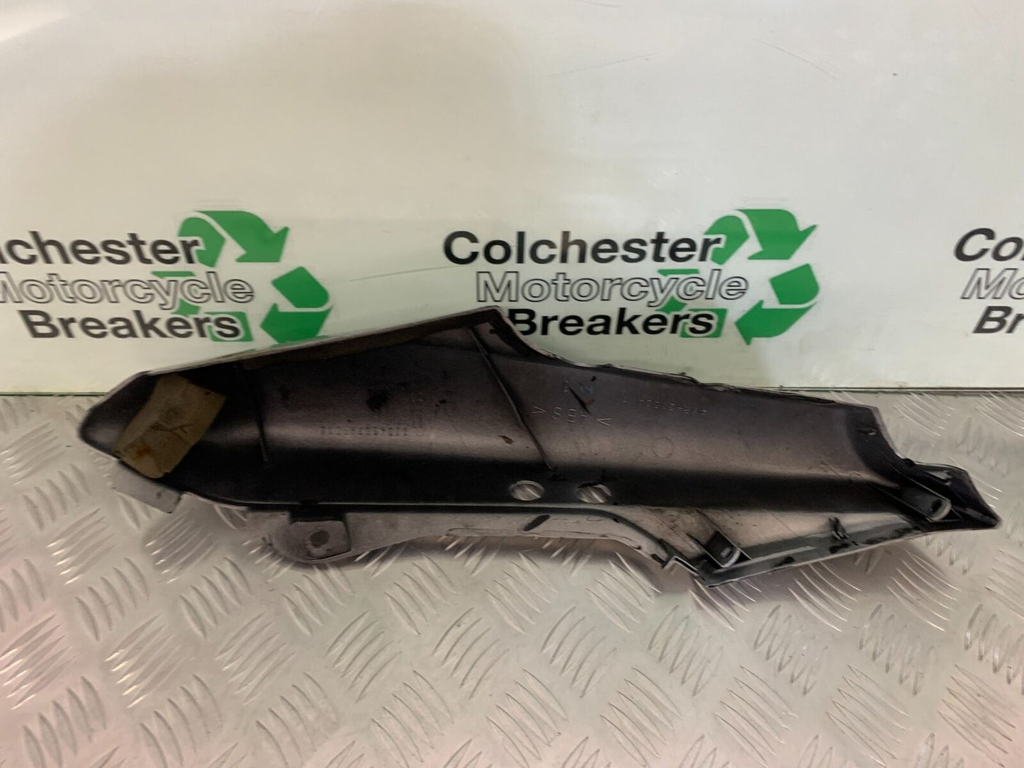 YAMAHA FZS600 FAZER 600 LEFT TAIL PIECE   YEAR 2002-03  (STOCK 950)