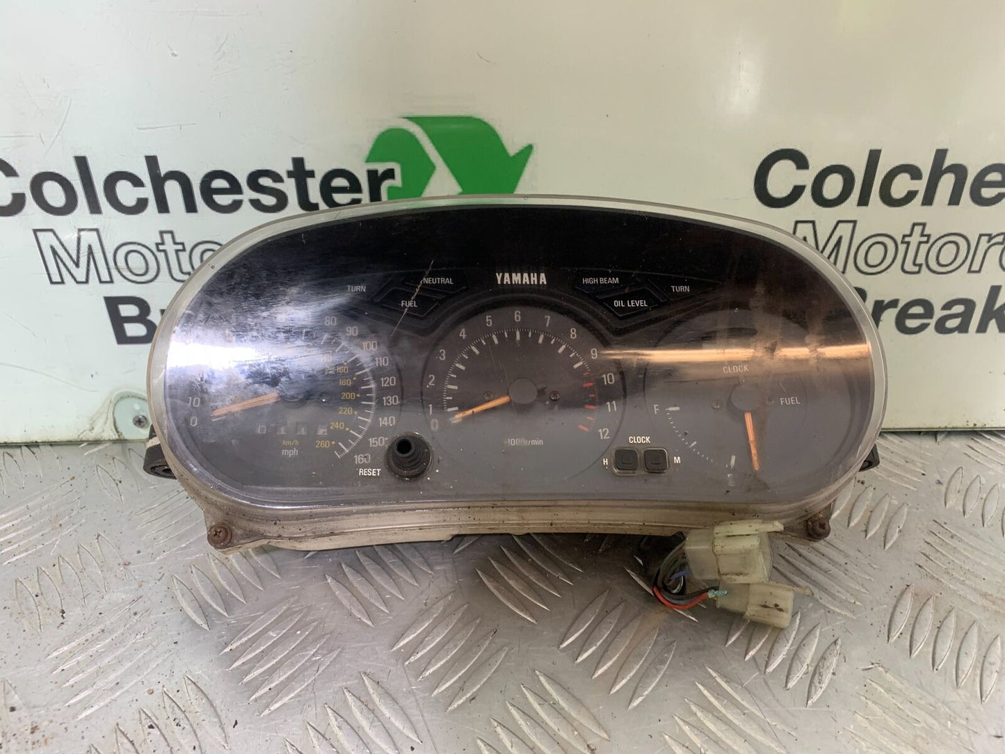 YAMAHA FJ1100 FJ 1100 CLOCKS SPEEDO DASH (SOLD AS PARTS) YEAR 1984-85 (CMB1101)