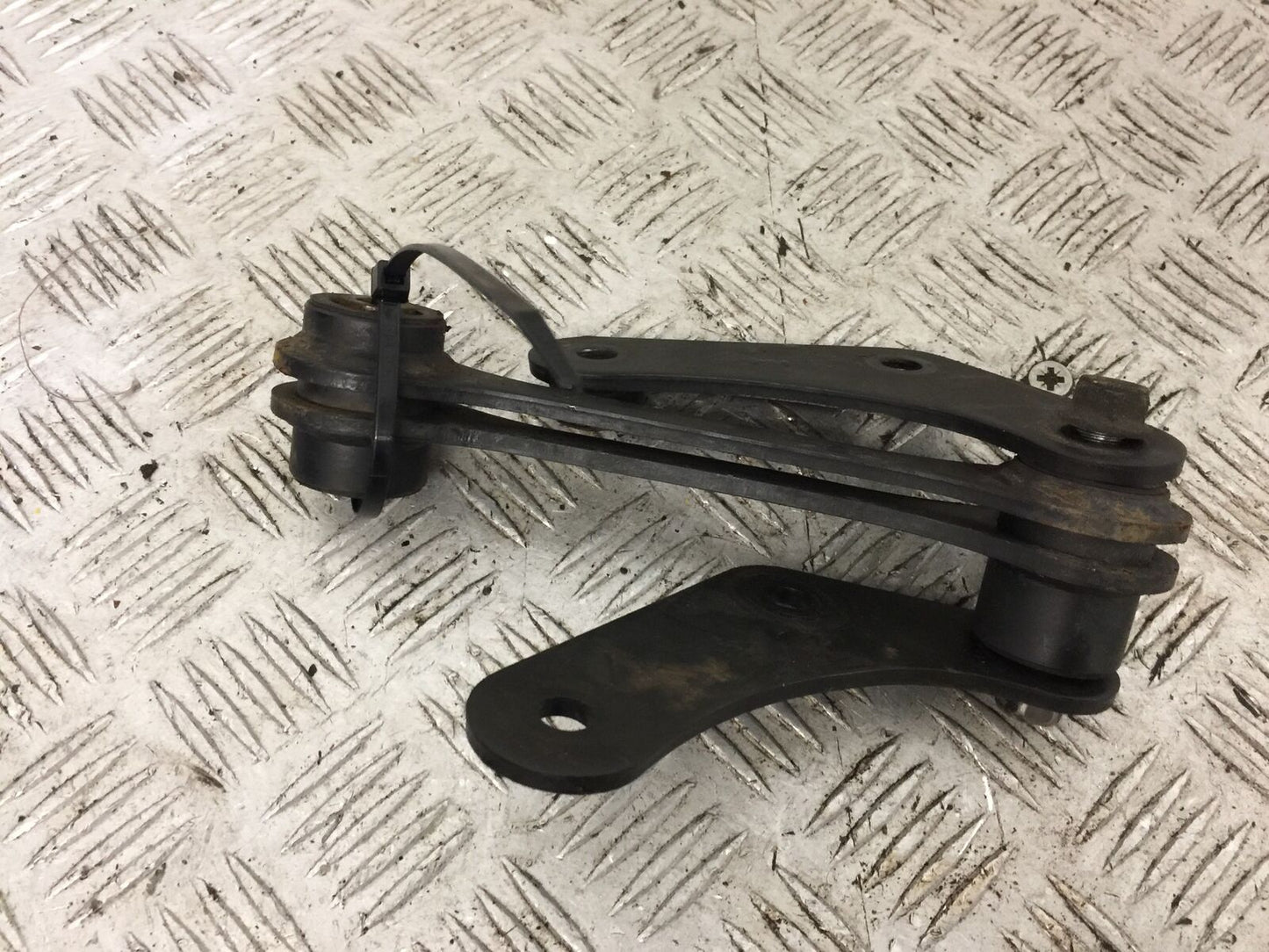 KAWASAKI VN 650 VULCAN REAR SHOCK LINKAGE  YEAR 2017-2021 (STOCK 811)