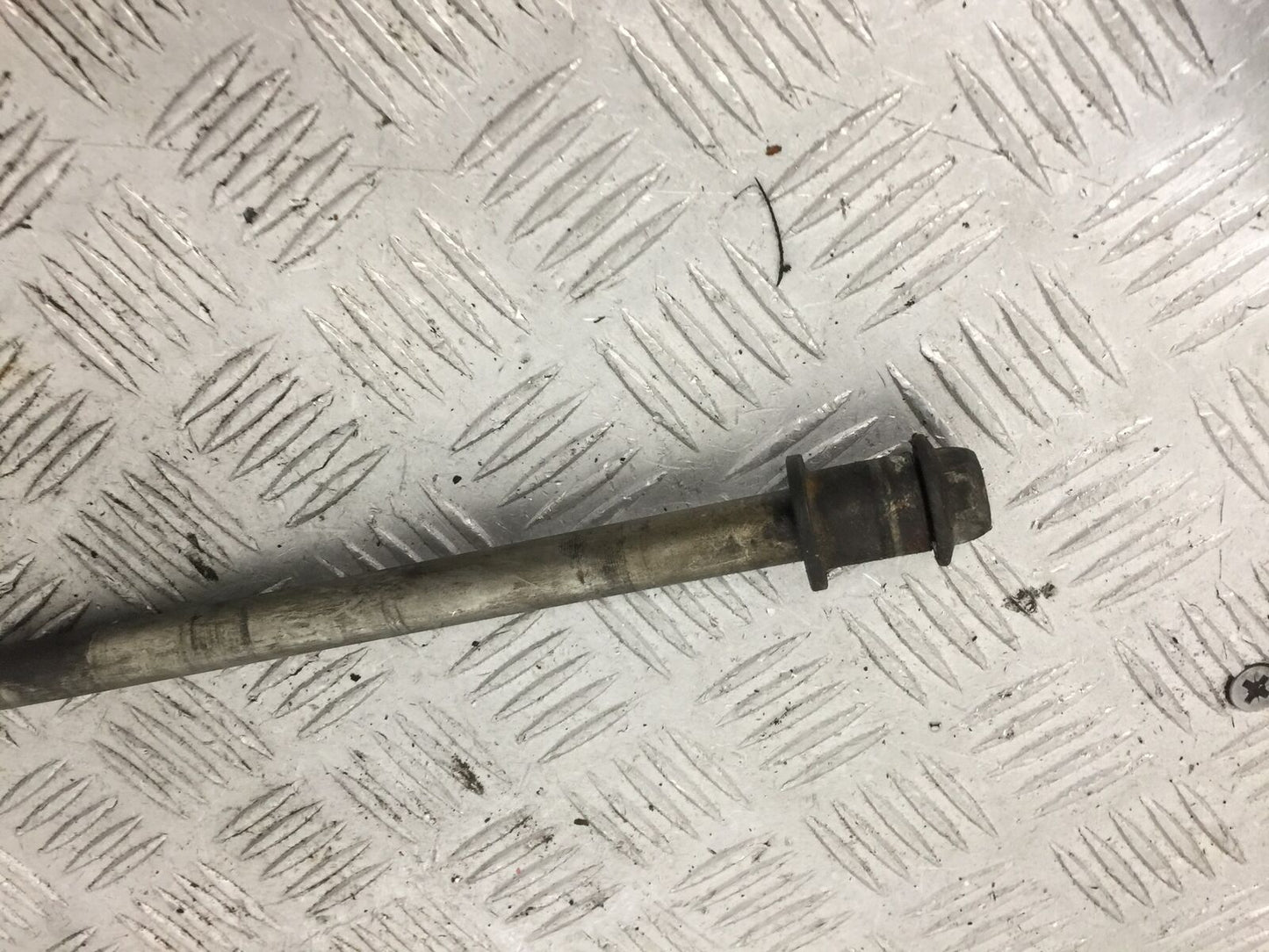 KAWASAKI NINJA 250 R EX250 FRONT WHEEL SPINDLE  YEAR 2008  (STOCK 879)
