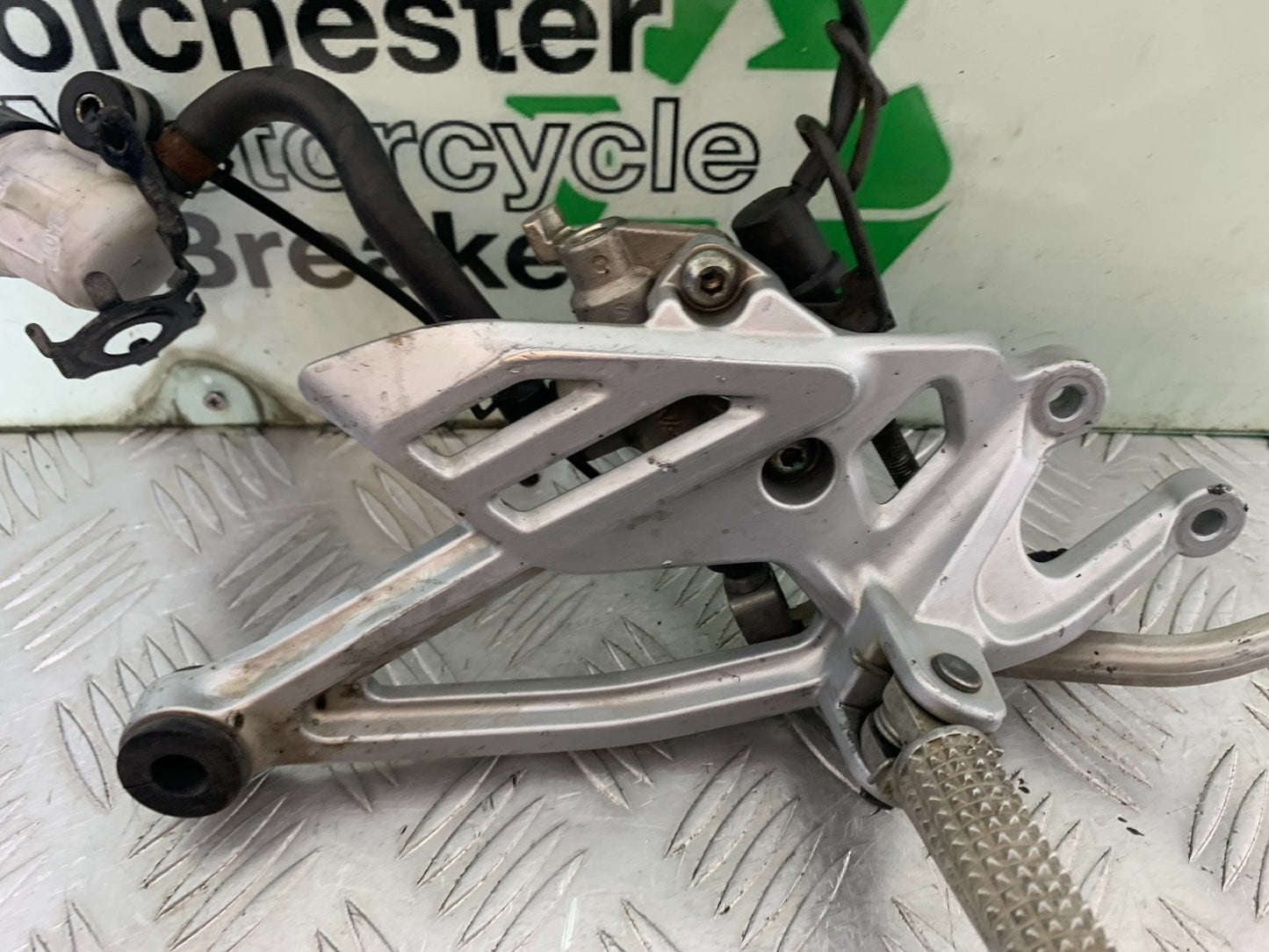 YAMAHA YZF-R125 YZF 125 FRONT RIGHT HANGER  YEAR 2019-2022 (CMB1263)
