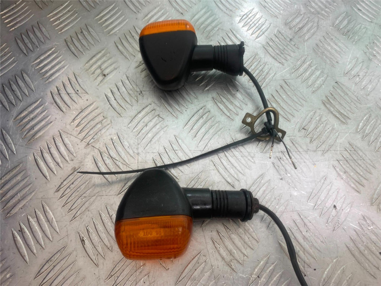SUZUKI SV650 SV 650 mk1 2 X INDICATORS  1999-2002 (CMB1238)