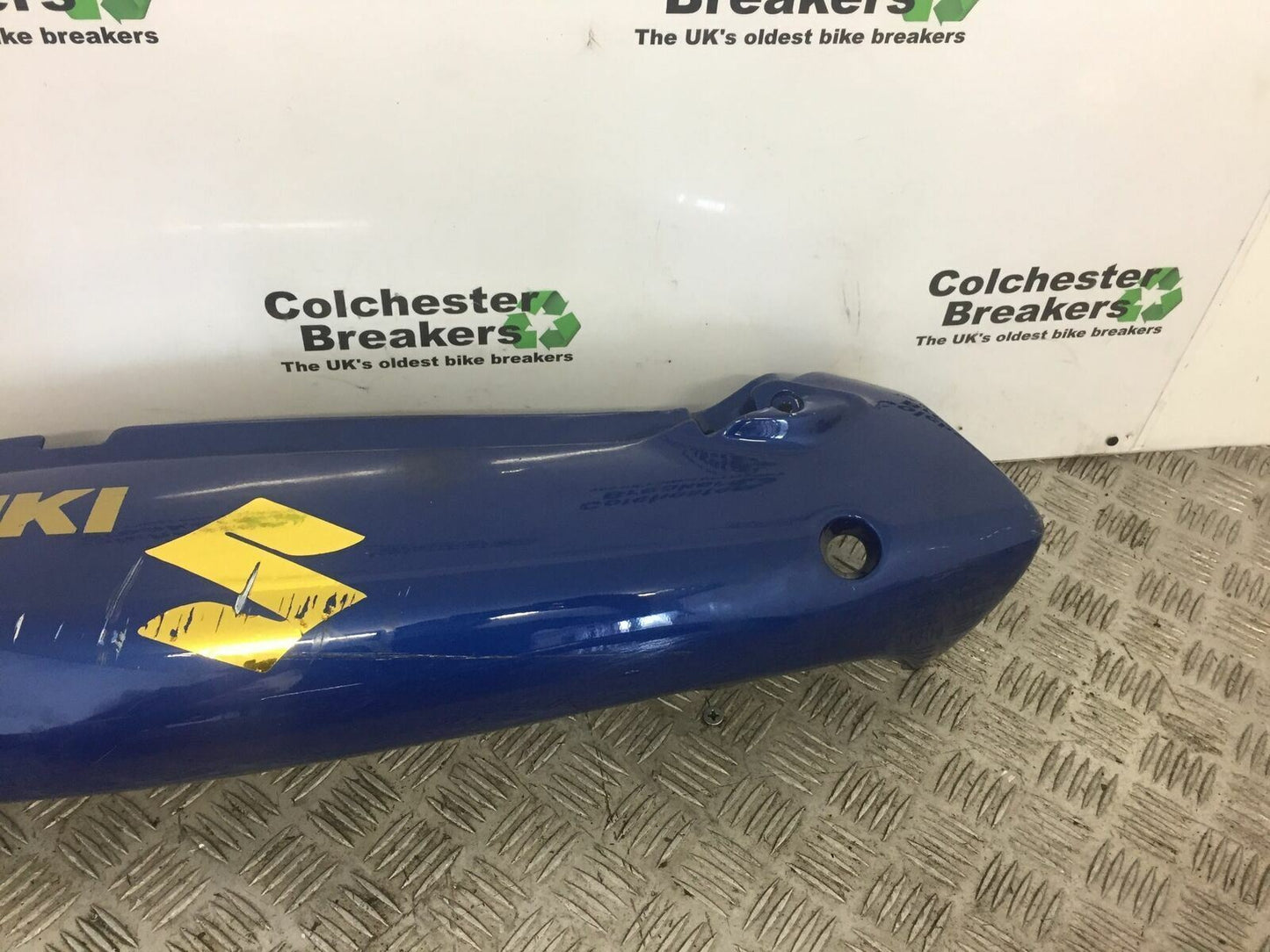 SUZUKI GSX600 F GSX 600 F LEFT SEAT PANEL YEAR 1998 - 2005