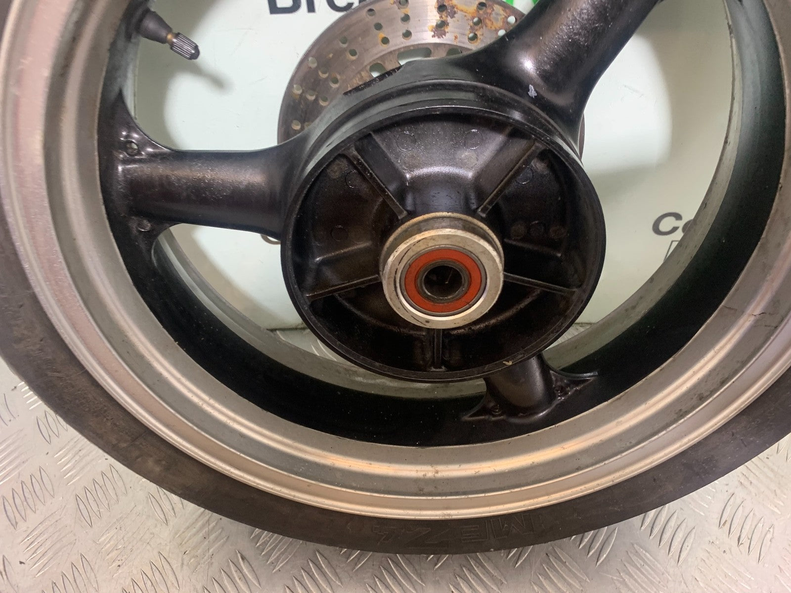 KAWASAKI ZX6R ZX6 F REAR WHEEL YEAR 1995-1997 (CMB1169)