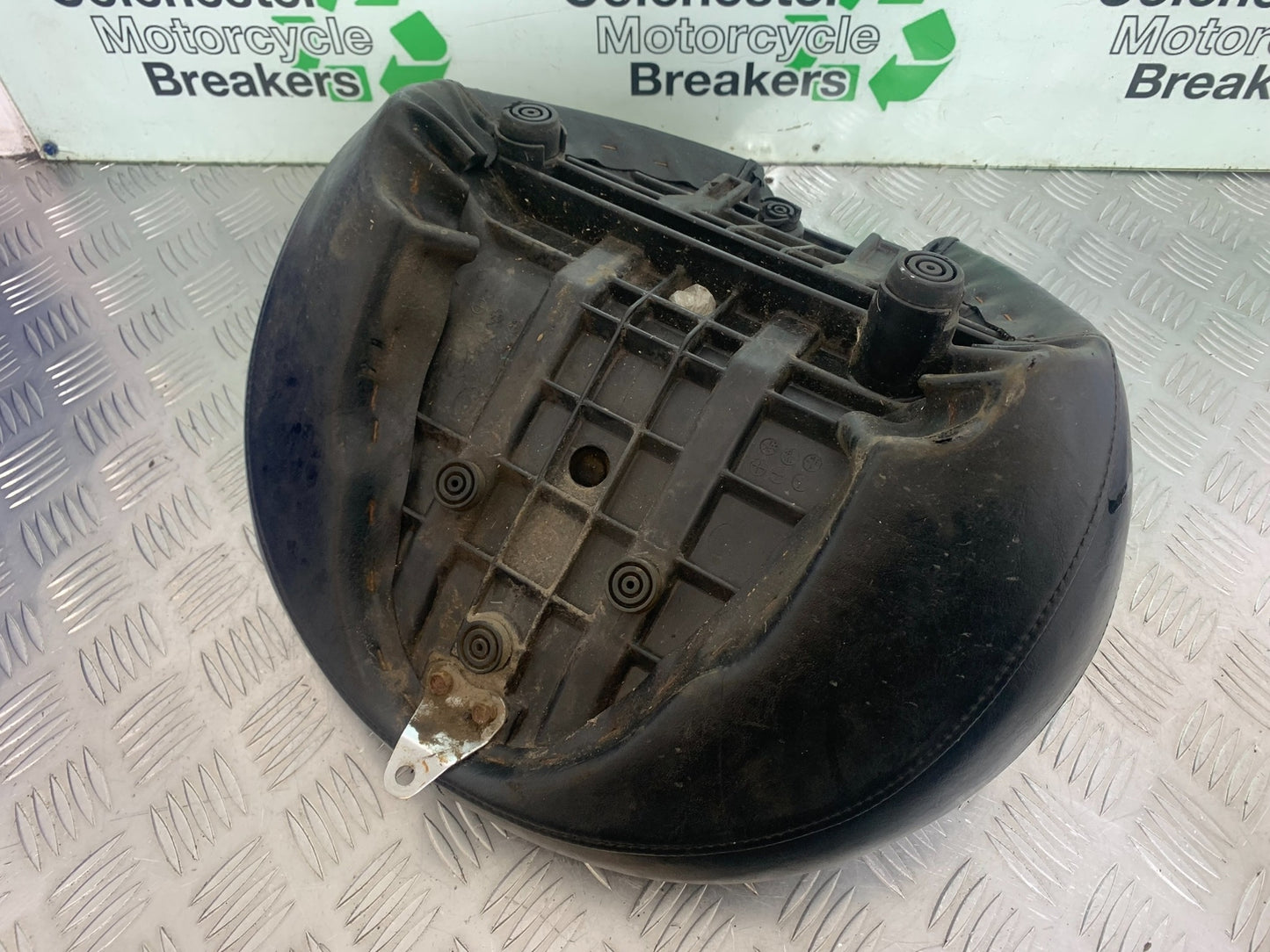 YAMAHA XVS 1100 DRAGSTAR FRONT SEAT  YEAR 2000-2007 (CMB1108)