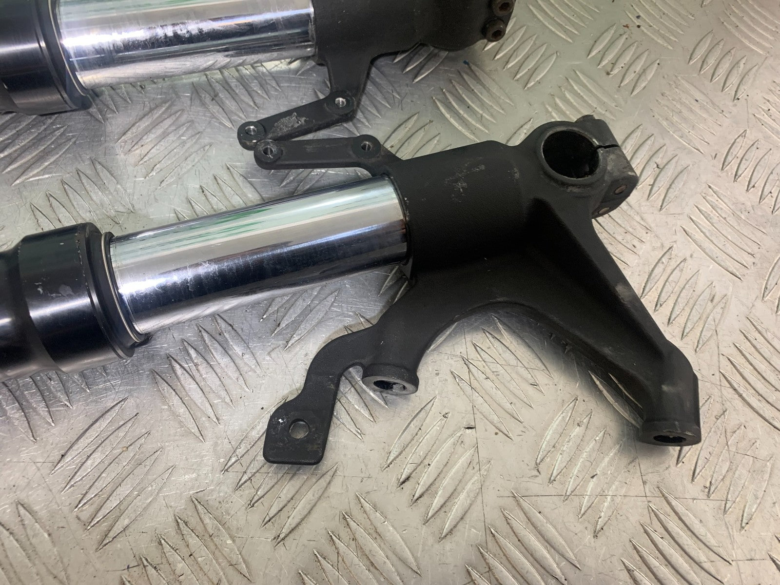 YAMAHA YZF R1 14 B BIG BANG FORKS  2009-14 (CMB1175)