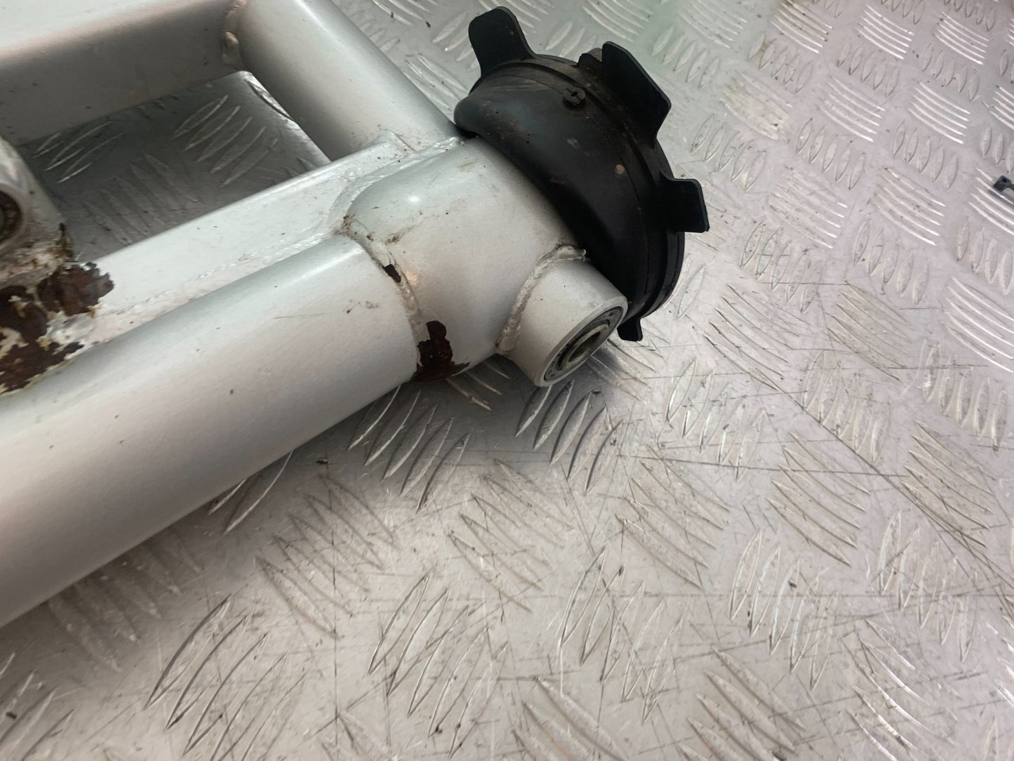 YAMAHA XJ900 XJ 900 DIVERSION SWINGARM YEAR 1994-2002 (CMB1292)