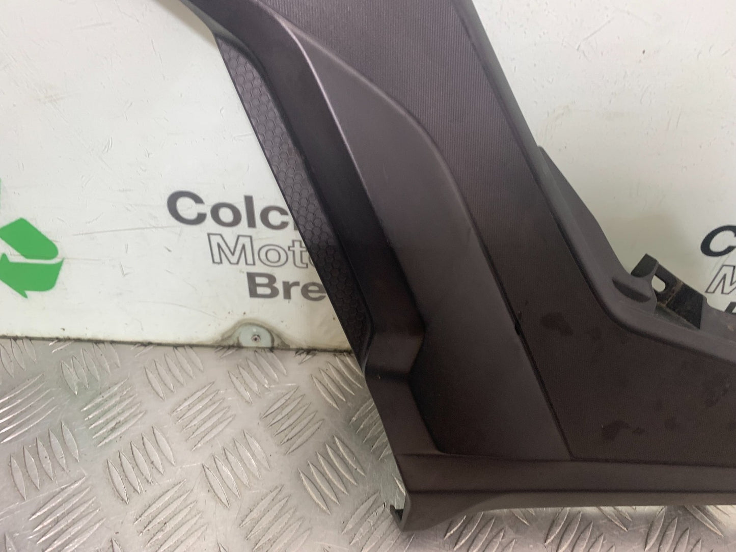 YAMAHA YZF-R125 YZF 125 LEFT SIDE INFILL PANEL  YEAR 2019-2022 (CMB1263)