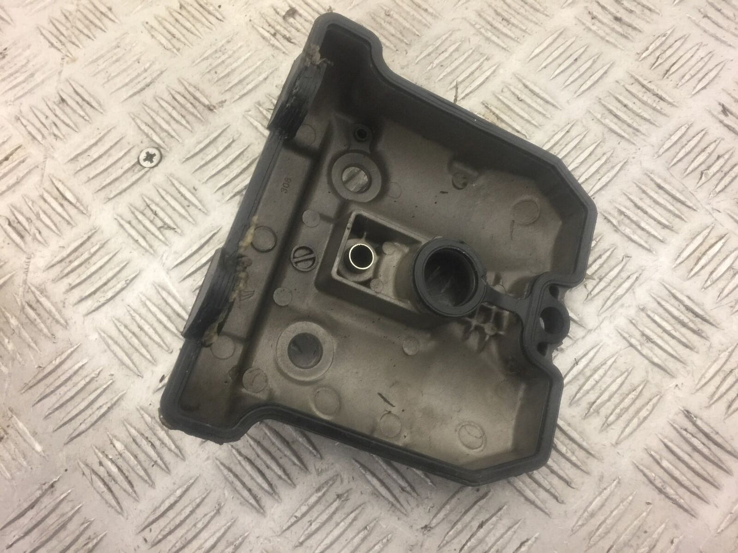 SUZUKI DRZ400 DRZ 400 ROCKER COVER  YEAR 2003 (STOCK 372)