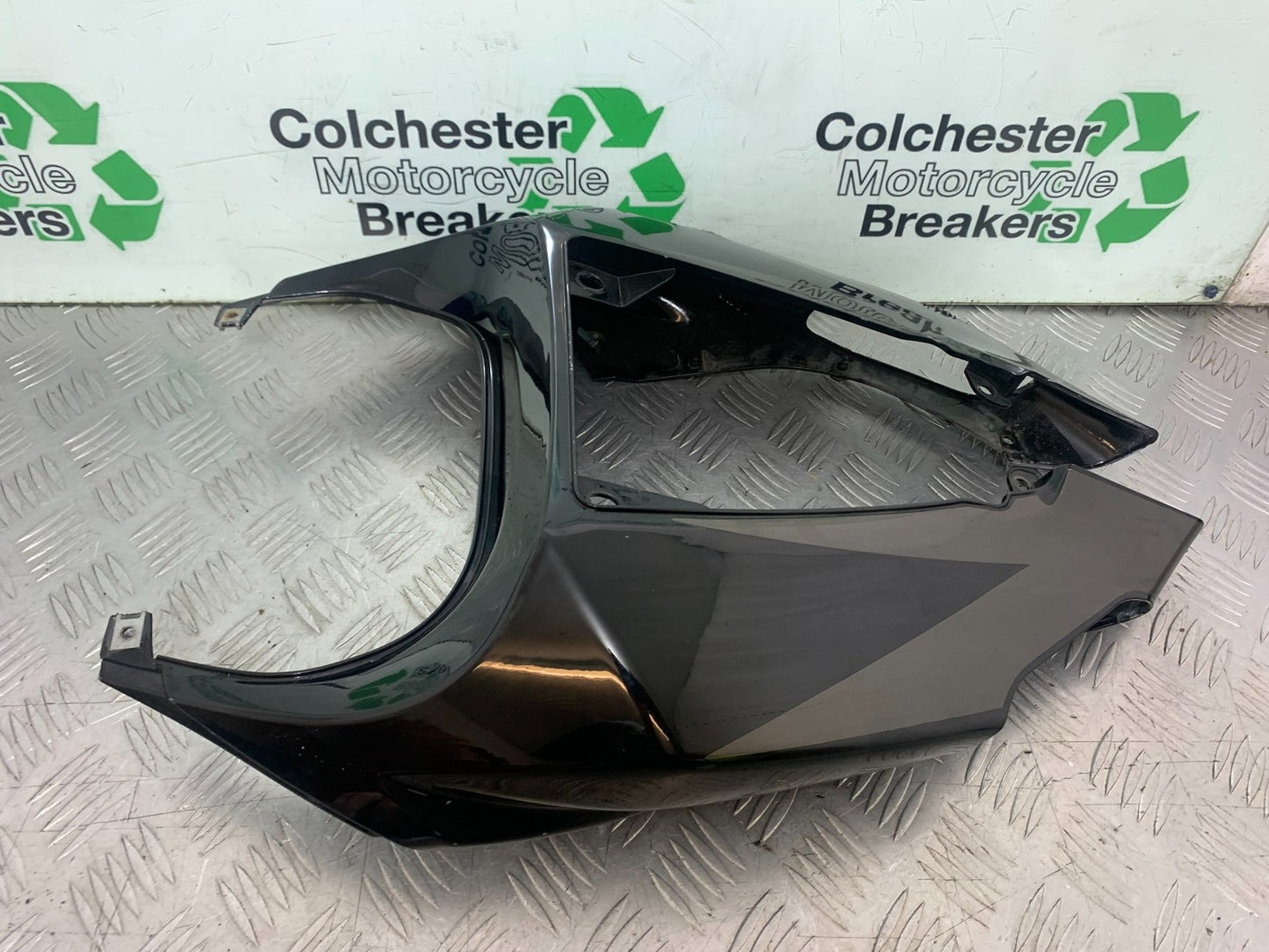 APRILIA RSV1000 R FACTORY MILLE CARBON LOWER TANK PANELS    2004-09 (CMB1203)