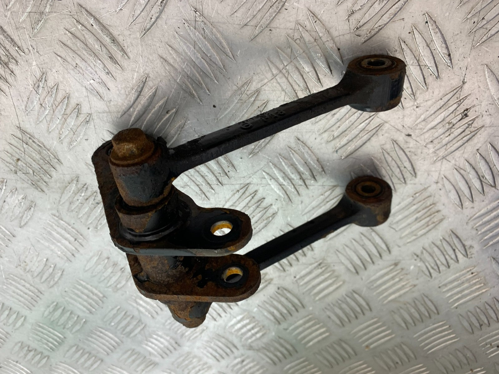 ROYAL ENFIELD HIMALAYAN 411 REAR SHOCK LINKAGE   YEAR 2018-2023 (CMB1279)