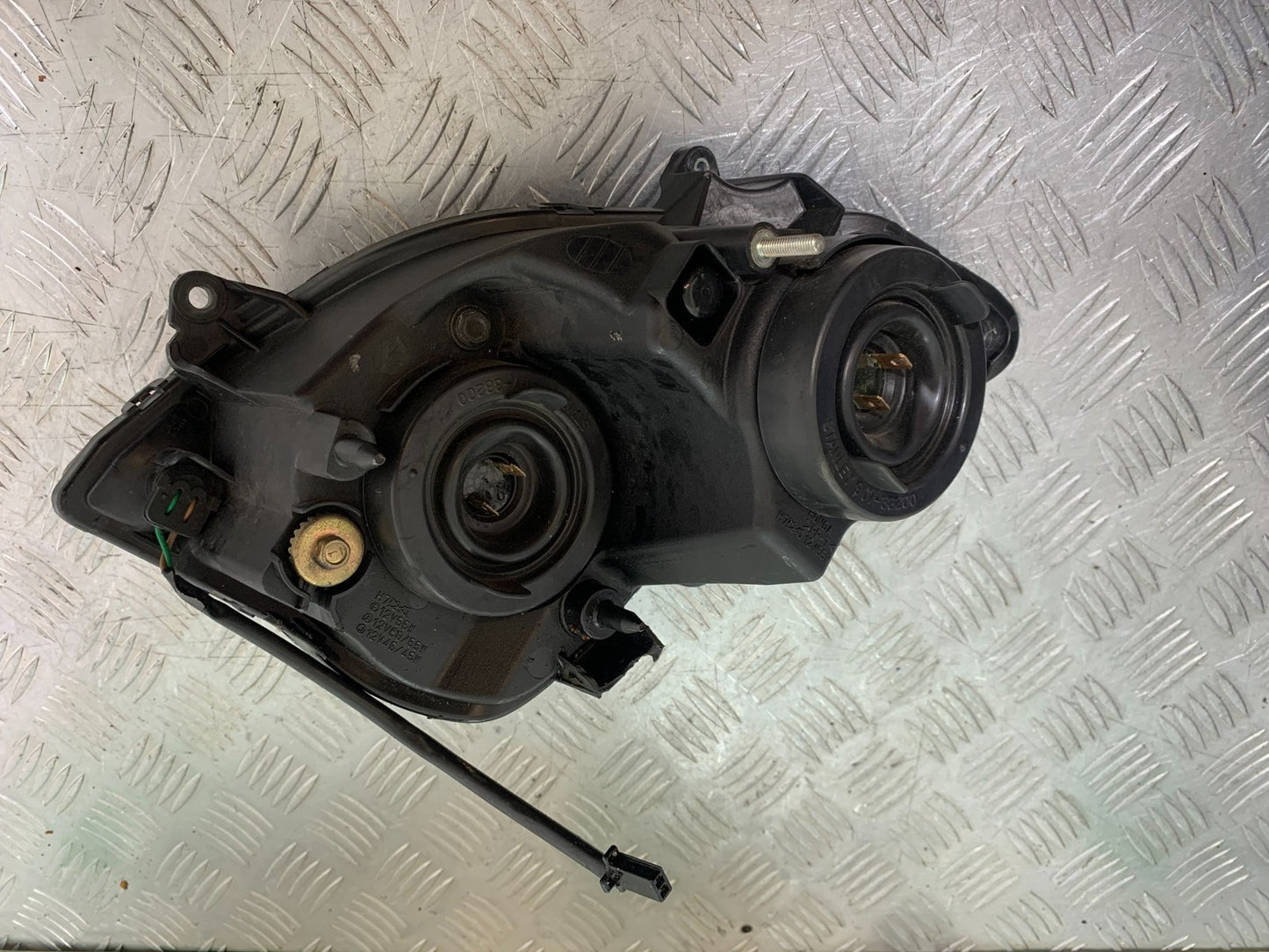 HONDA VFR800 VFR 800 V-TEC RIGHT HEADLIGHT   YEAR 2002 -09 (CMB1296)