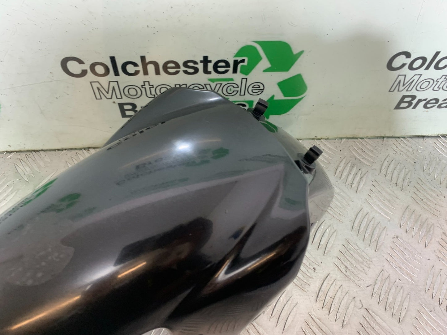 TRIUMPH SPEED TRIPLE R 1050 FRONT MUDGUARD   2009 (CMB1183)
