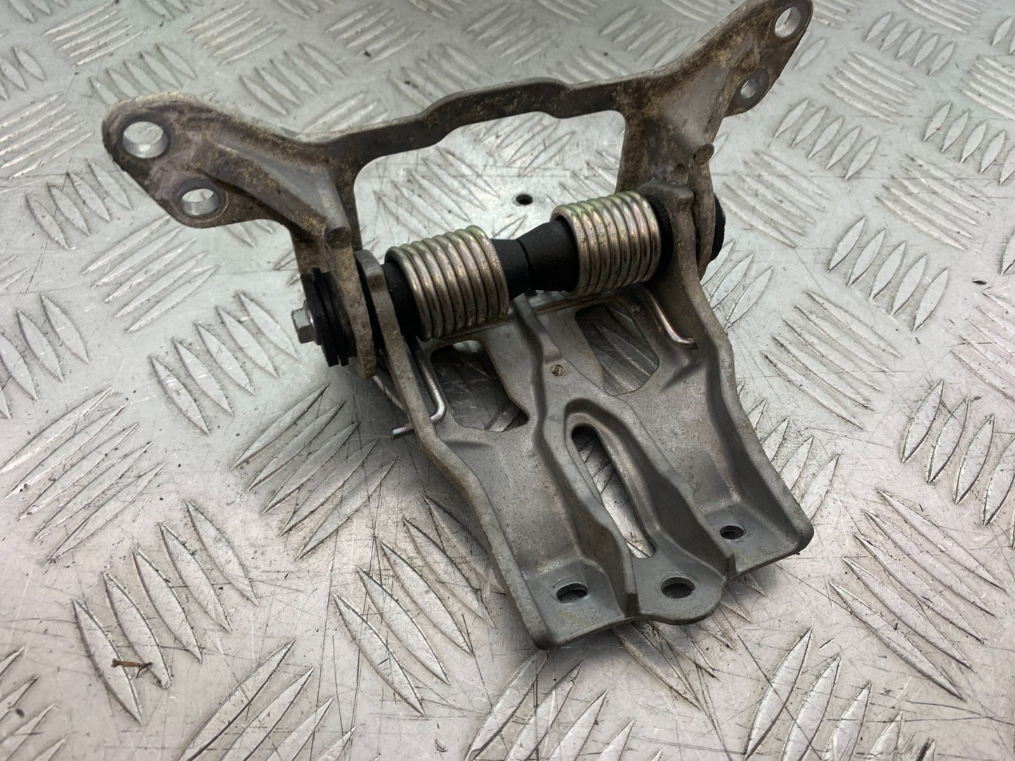 YAMAHA NMAX-125 N MAX 125 SEAT BRACKET  YEAR 2015-2020  (CMB1231)