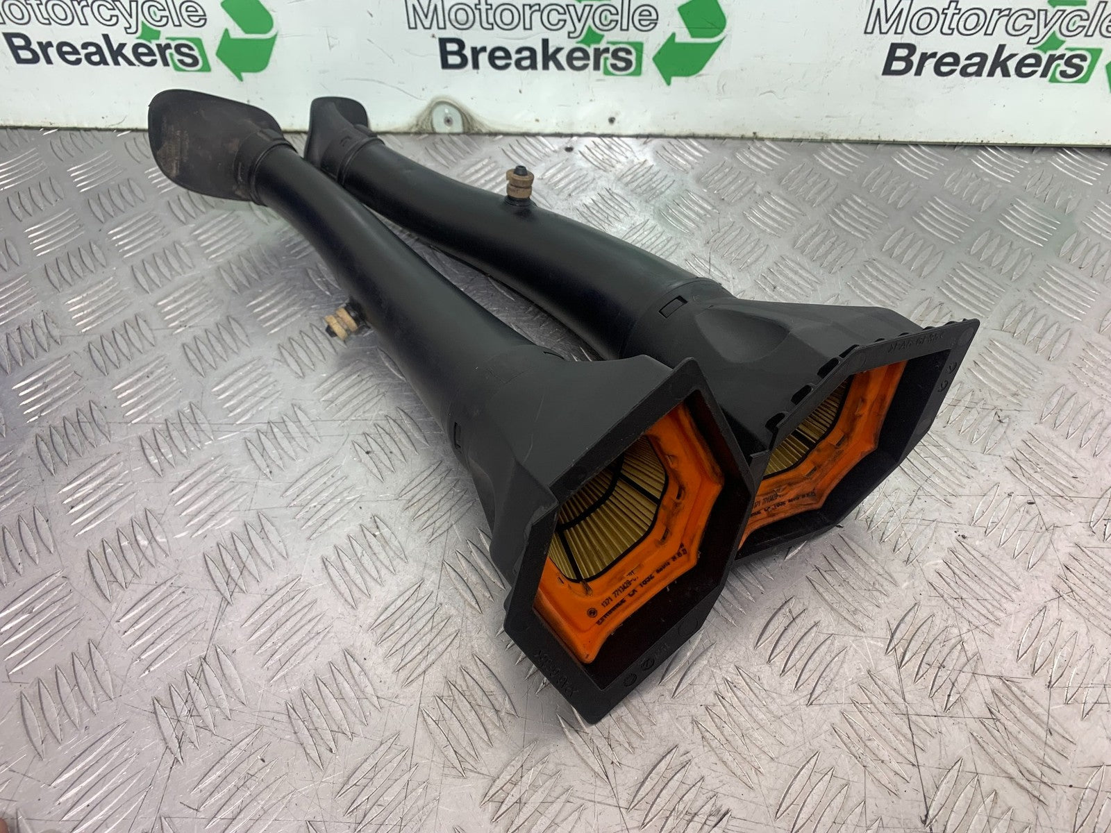 BMW K1300 S K 1300 S AIR TUBES  YEAR 2009-16 (CMB1216)