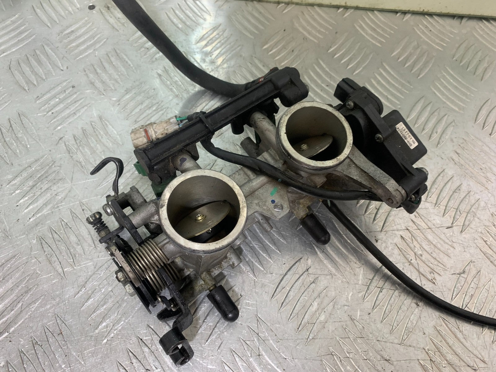 KAWASAKI 650 VERSYS THROTTLE BODIES  YEAR 2015-2018 (CMB1288)