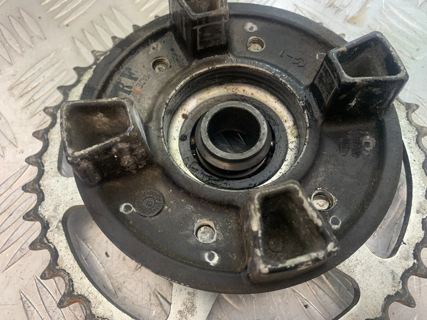KAWASAKI ZX6R ZX6 R P7F P8F SPROCKET CARRIER YEAR   2007-08 (CMB1165)