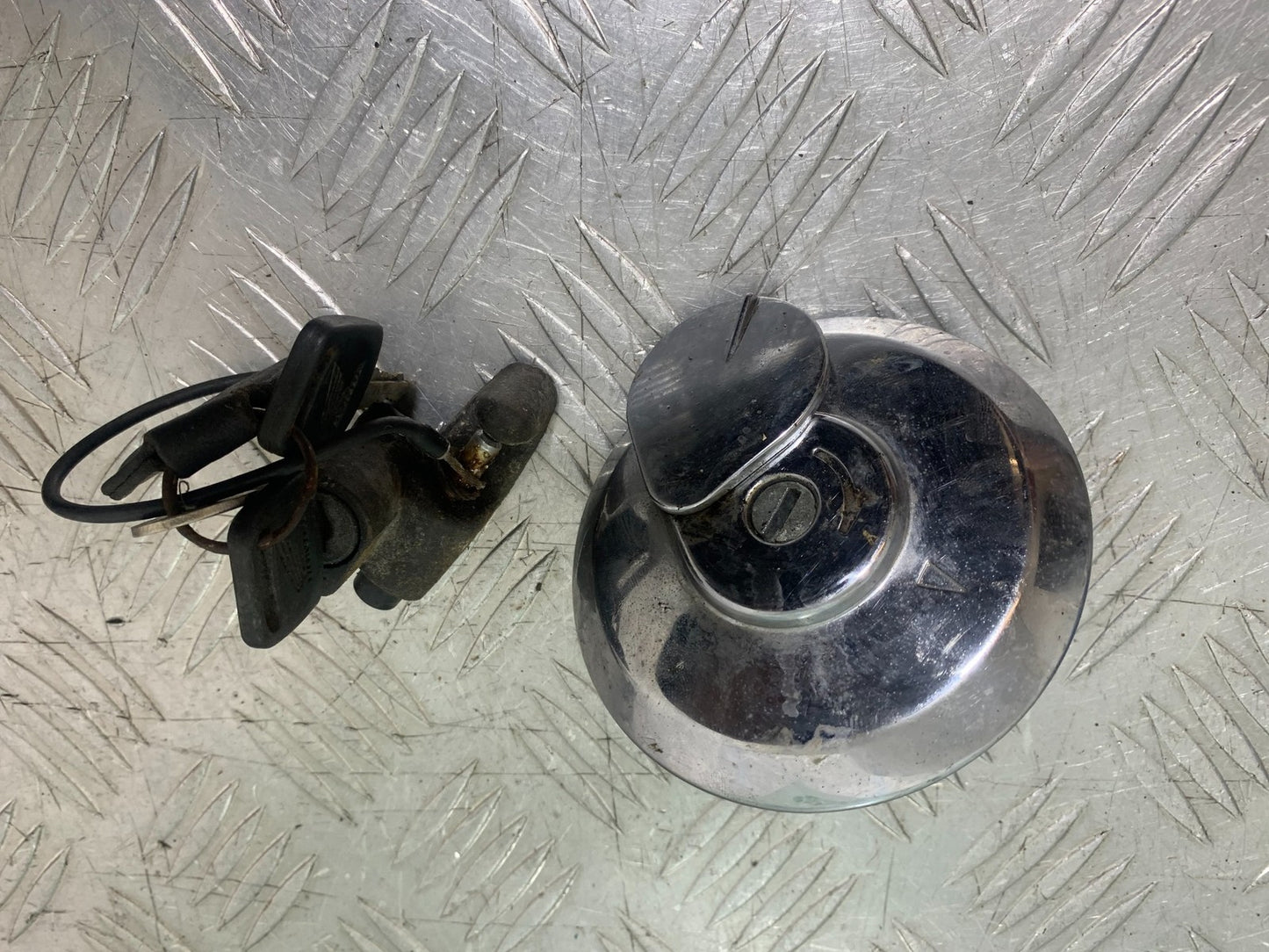 HONDA CG125 CG 125 LOCKS AND KEYS   YEAR 1998-2000 (CMB1282)