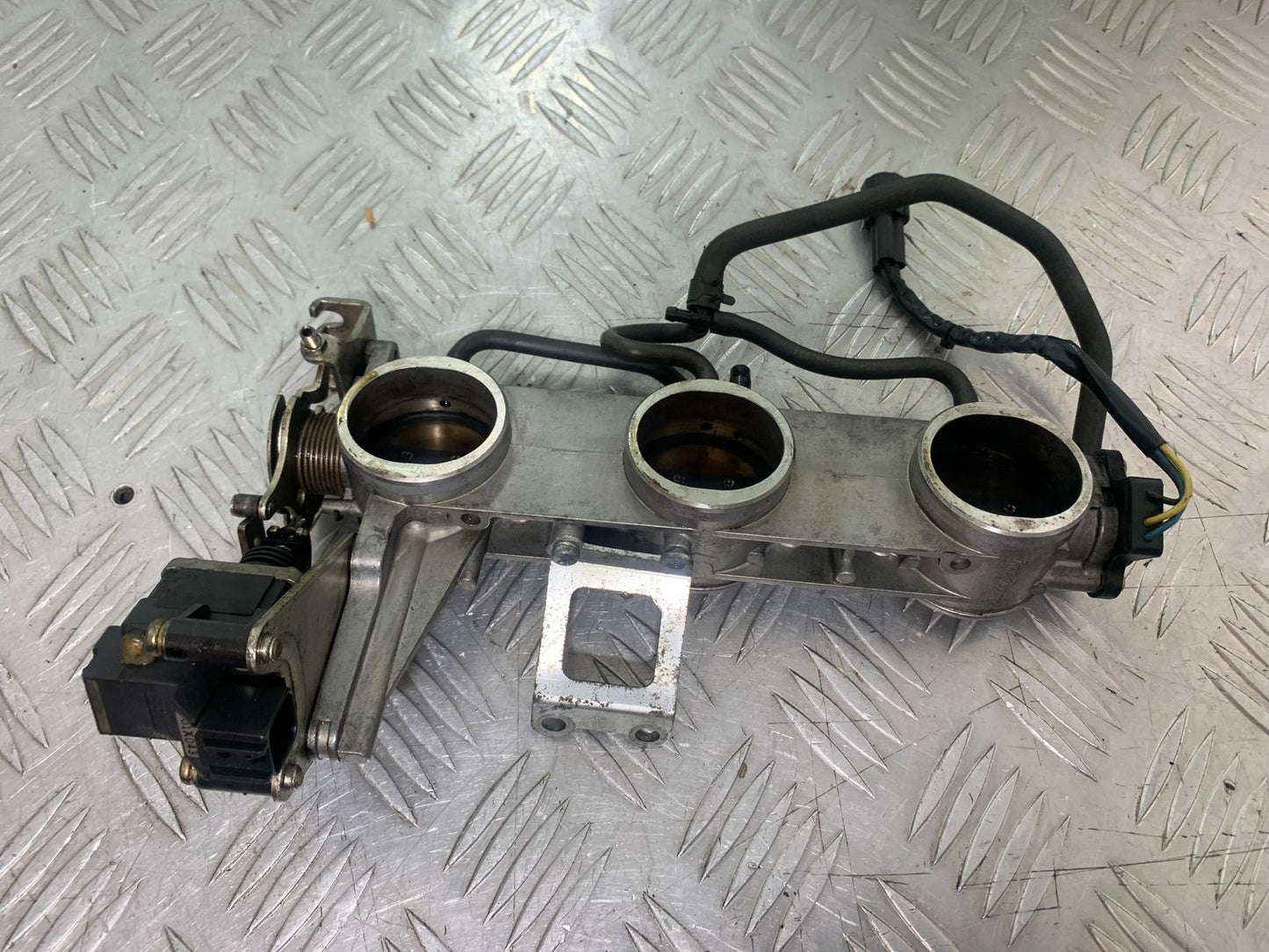 TRIUMPH 1050 SPRINT ST THROTTLE BODIES   YEAR 2004-2007 (CMB1197)