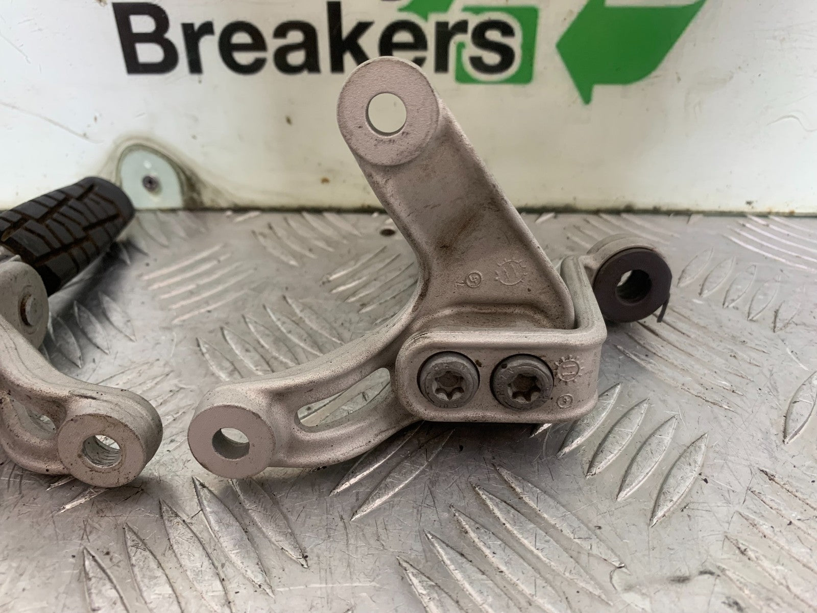 KTM 690 DUKE R LC4 REAR HANGERS AND PEGS YEAR 2012-2015  (CMB1180)